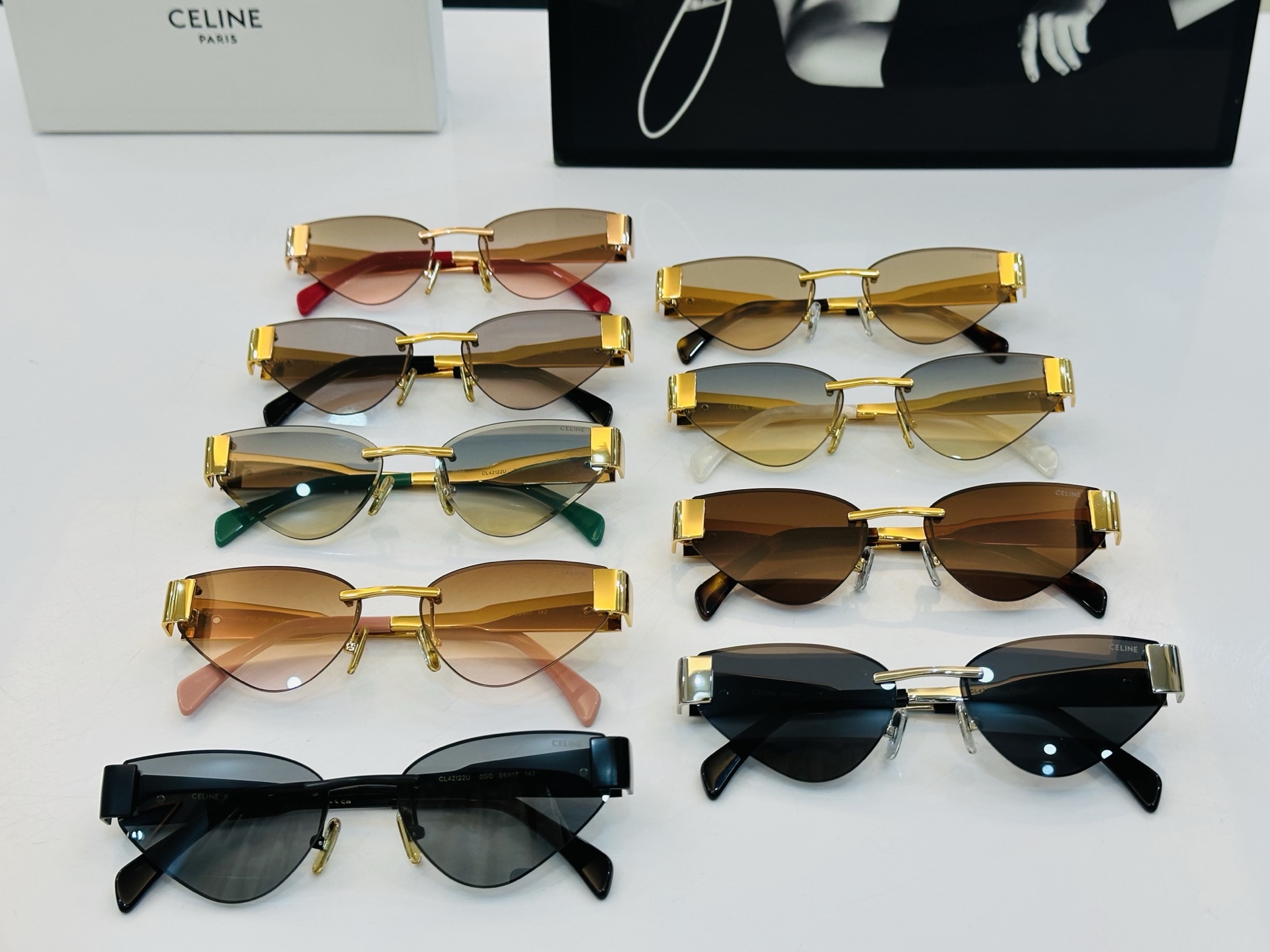 【CELINE】赛琳 CL42122U Size：56口17-142  一直热销的款式 欧美风 光泽度好