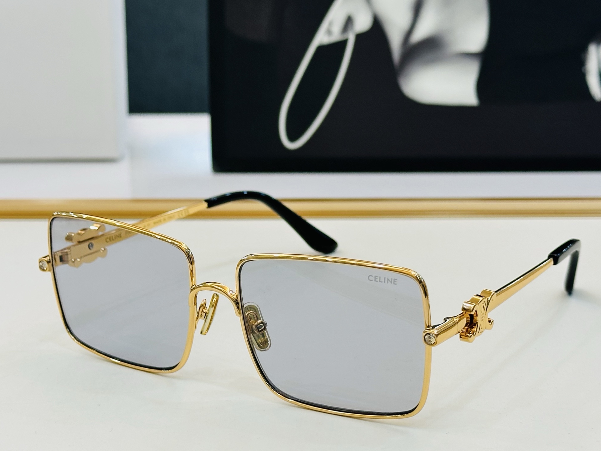 【CELINE】赛琳 CL42102U Size：57口17-143 一直热销的款式 欧美风 光泽度好 
