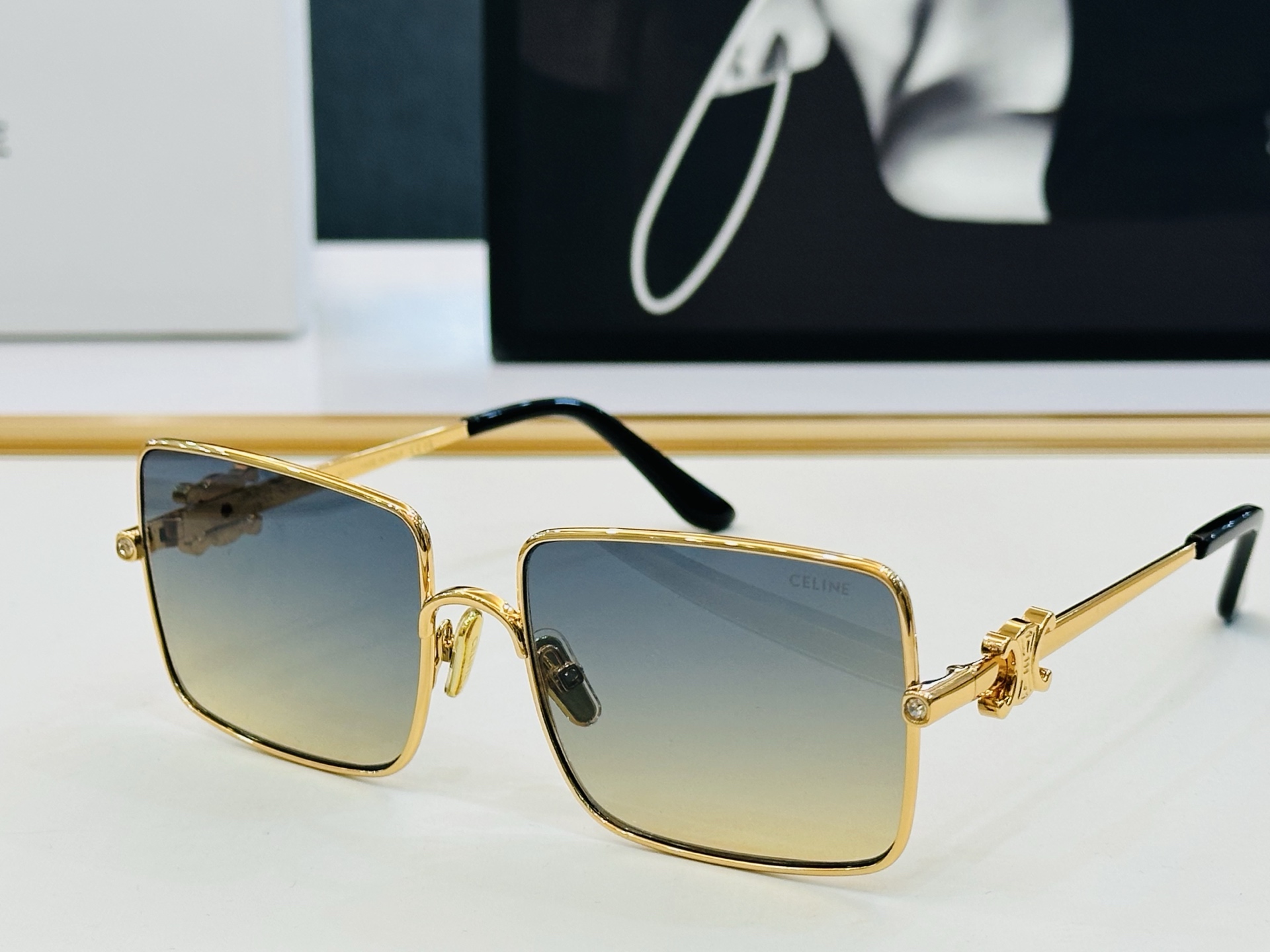 【CELINE】赛琳 CL42102U Size：57口17-143 一直热销的款式 欧美风 光泽度好 