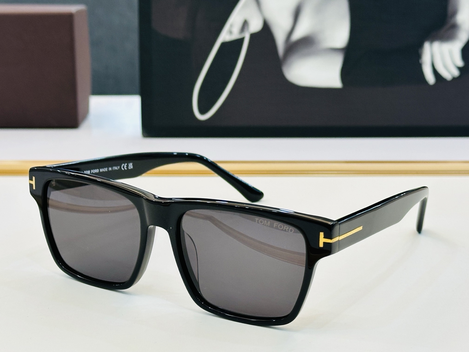 NO:366451,TOM FOR* Tom's official website new FT1205 Size55 20-145 classic fashion C adopts the most popular color glasses sunglasses sunglasses, glasses, tom ford19860909TOM FOR* 汤姆家 官网新款 FT1205 Size55口20-145经典时尚 C采用时下最流行片色 眼镜墨镜太阳镜,眼镜,tom ford,glasses