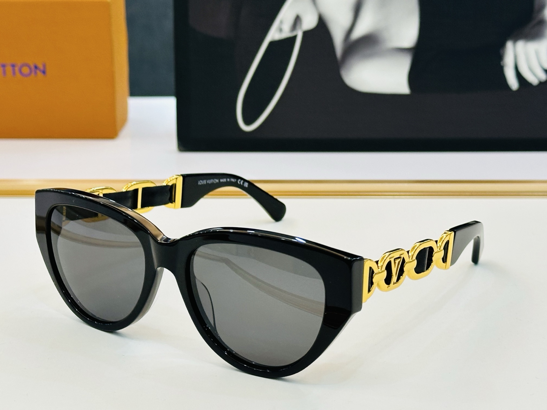 NO:366466,Louis Z2640U Size54 18-140 Vibrant Shows unique personality Shows you atmospheric F High quality Glasses Sunglasses, Glasses, louis vuitton19860909路易家 Z2640U Size54口18-140 充满活力的 展现独特个性展现大气的你 F高品质 眼镜墨镜太阳镜,眼镜,louis vuitton,glasses