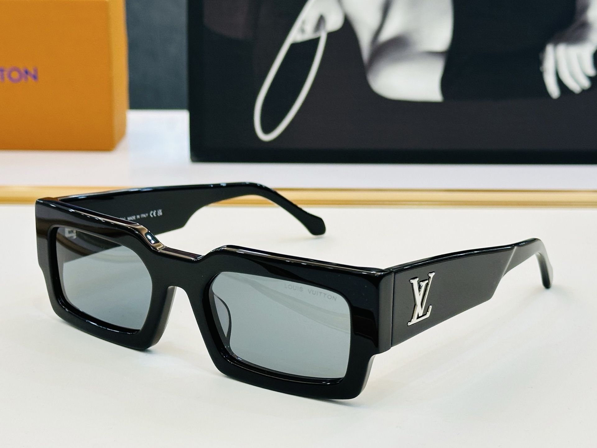 NO:366469,Louis Z2703E Size52 22-140 Vibrant Shows unique personality Shows you atmospheric F High quality Glasses Sunglasses, Glasses, louis vuitton19860909路易家 Z2703E Size52口22-140 充满活力的 展现独特个性展现大气的你 F高品质 眼镜墨镜太阳镜,眼镜,louis vuitton,glasses