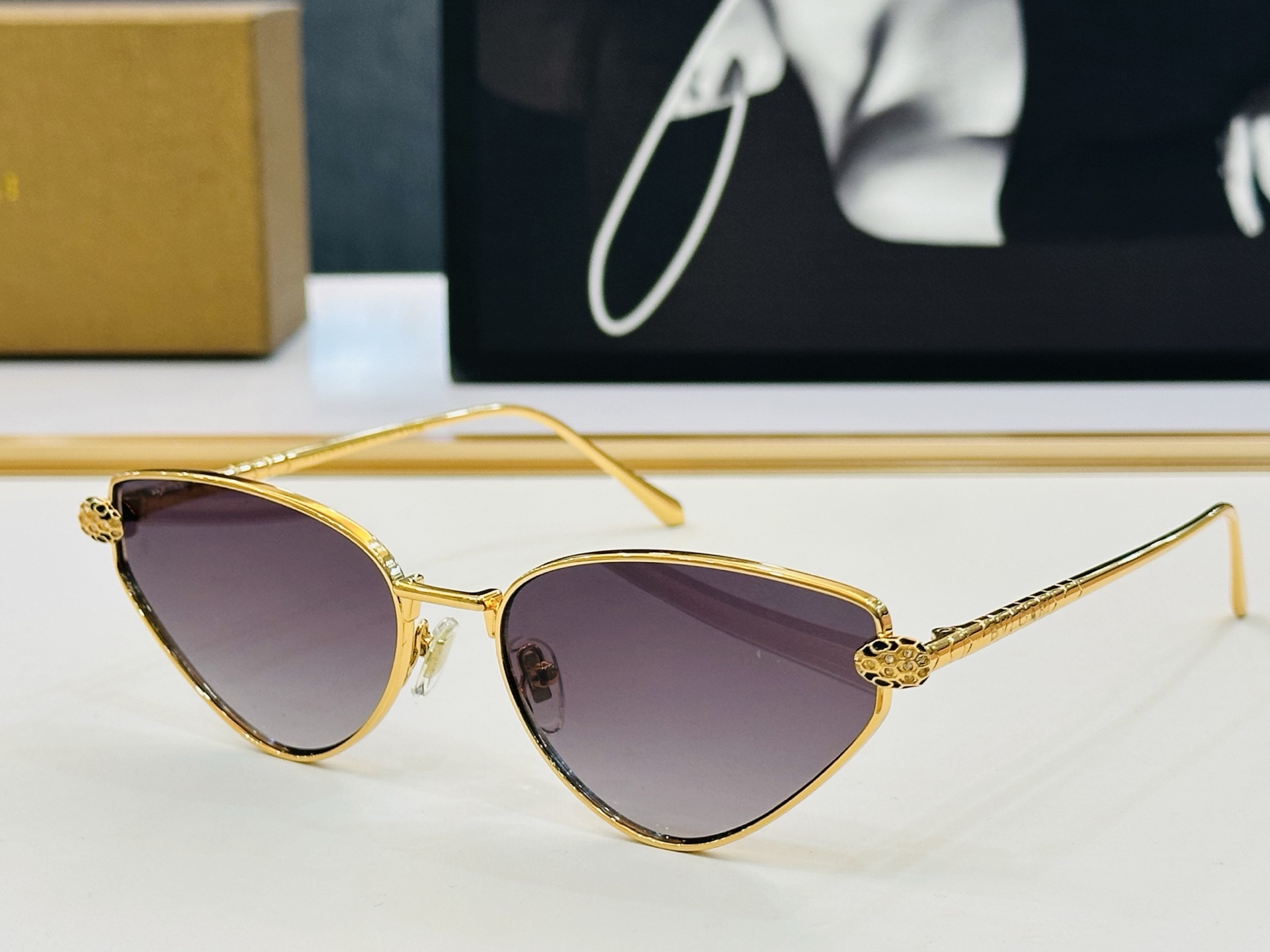 NO:366478,Model sold on the official website BV9022 Size 58 17-145 You must buy the quality perfect K must have glasses, sunglasses, sunglasses, glasses, bottega veneta19860909款 官网同售 宝格家 BV9022 Size 58口17-145 绝对要买品质非常完美 K出街必备 眼镜墨镜太阳镜,眼镜,bottega veneta,glasses