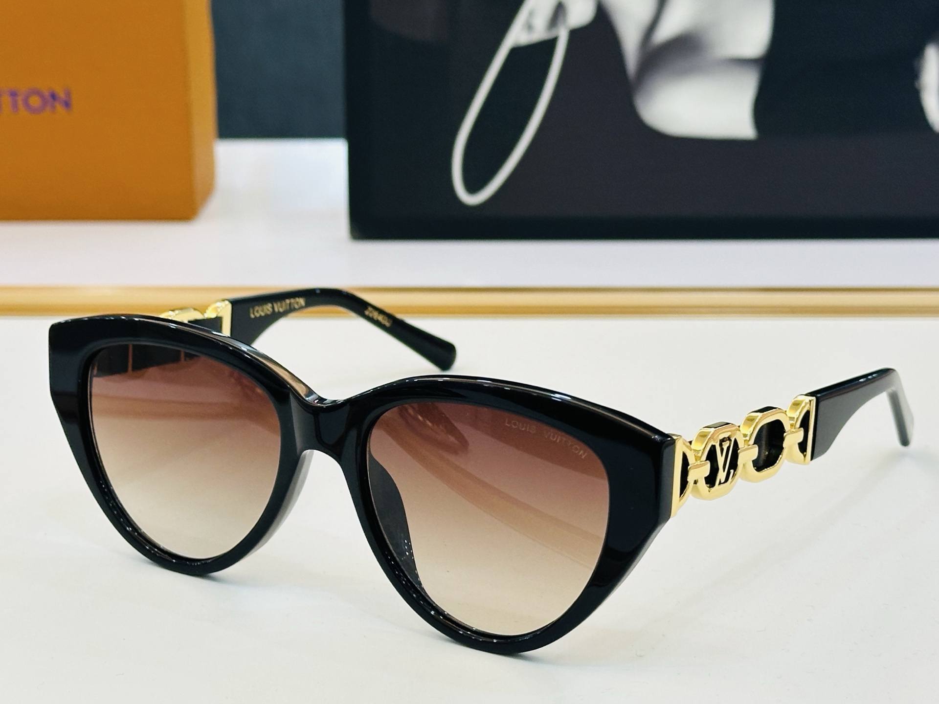 路易家 LOUIS *VUITON 原单高品质 Model Z2640U 高端货 Size：54口20-