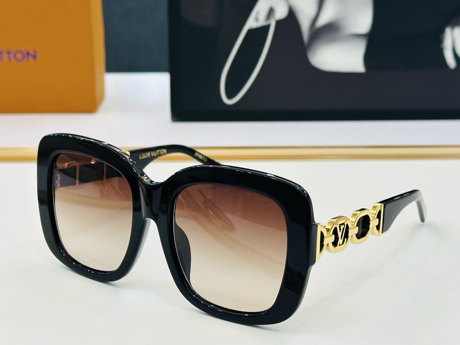 路易家 LOUIS *VUITON 原单高品质 Model Z2861U 高端货 Size：54口211