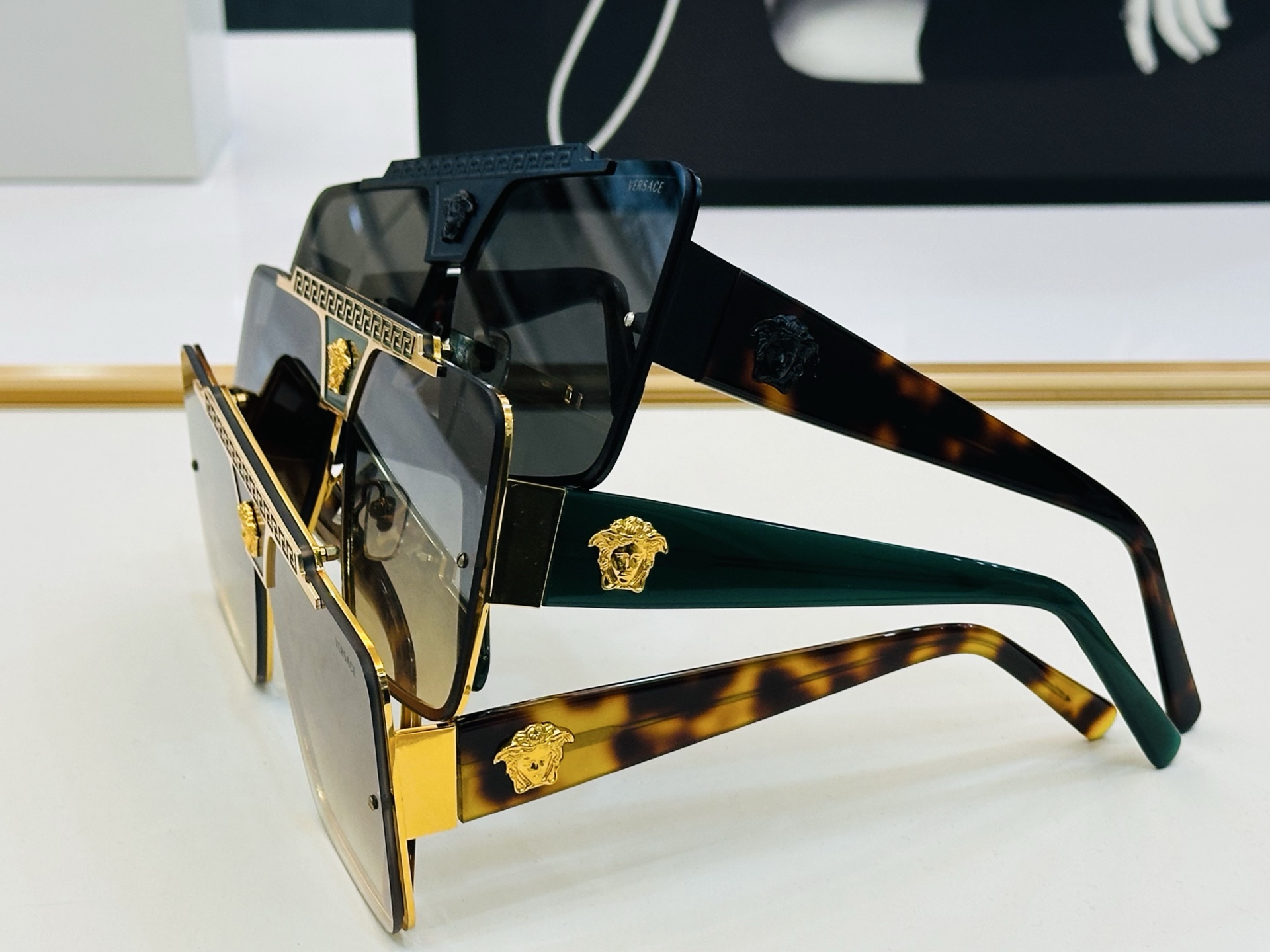 🎉🎉范思家 VERSACE✨MODEL：VE5722   Size：65口16-145 ✨K有范 