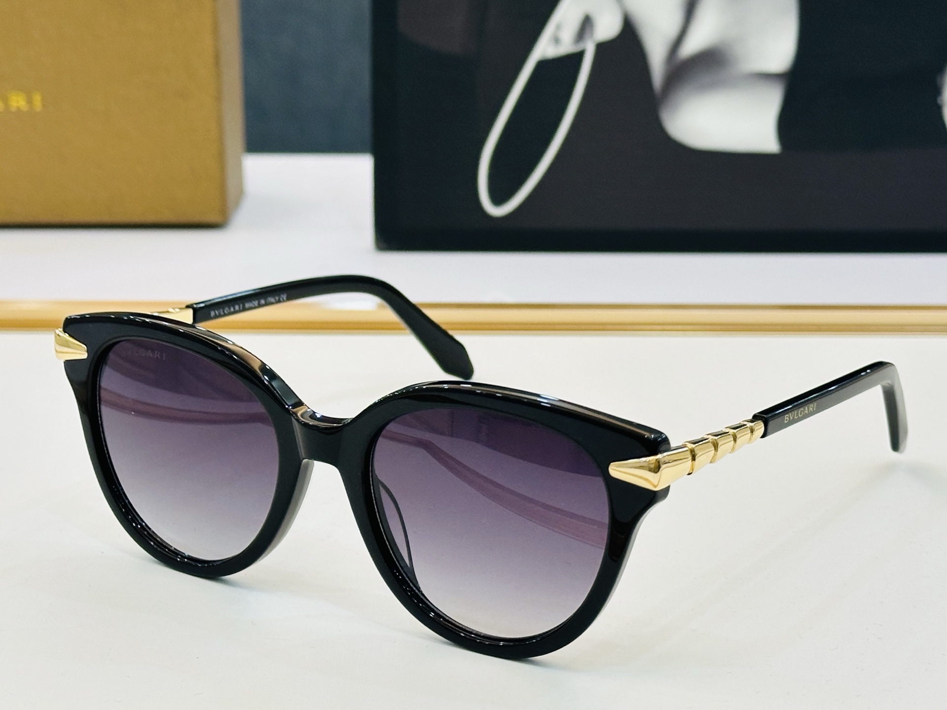 NO:367461,Model sold on the official website BV50027 Size 53 20-145 You must buy the quality perfect. The must-have for L on the street. Glasses, sunglasses, sunglasses, glasses, bottega veneta19860909款 官网同售 宝格家 BV50027 Size 53口20-145 绝对要买品质非常完美 L出街必备 眼镜墨镜太阳镜,眼镜,bottega veneta,glasses