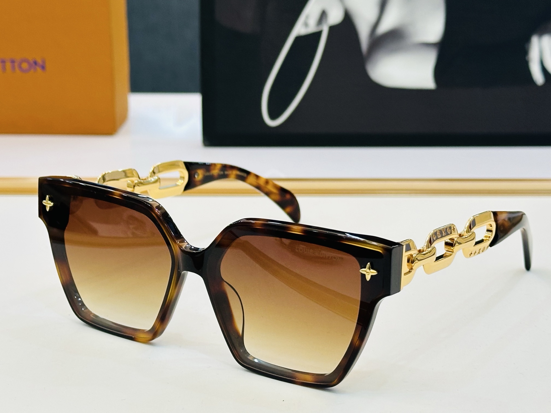 路易家 🎩Z2039U Size：54口19-148   充满活力的 展现独特个性🌟展现大气的你 J高品