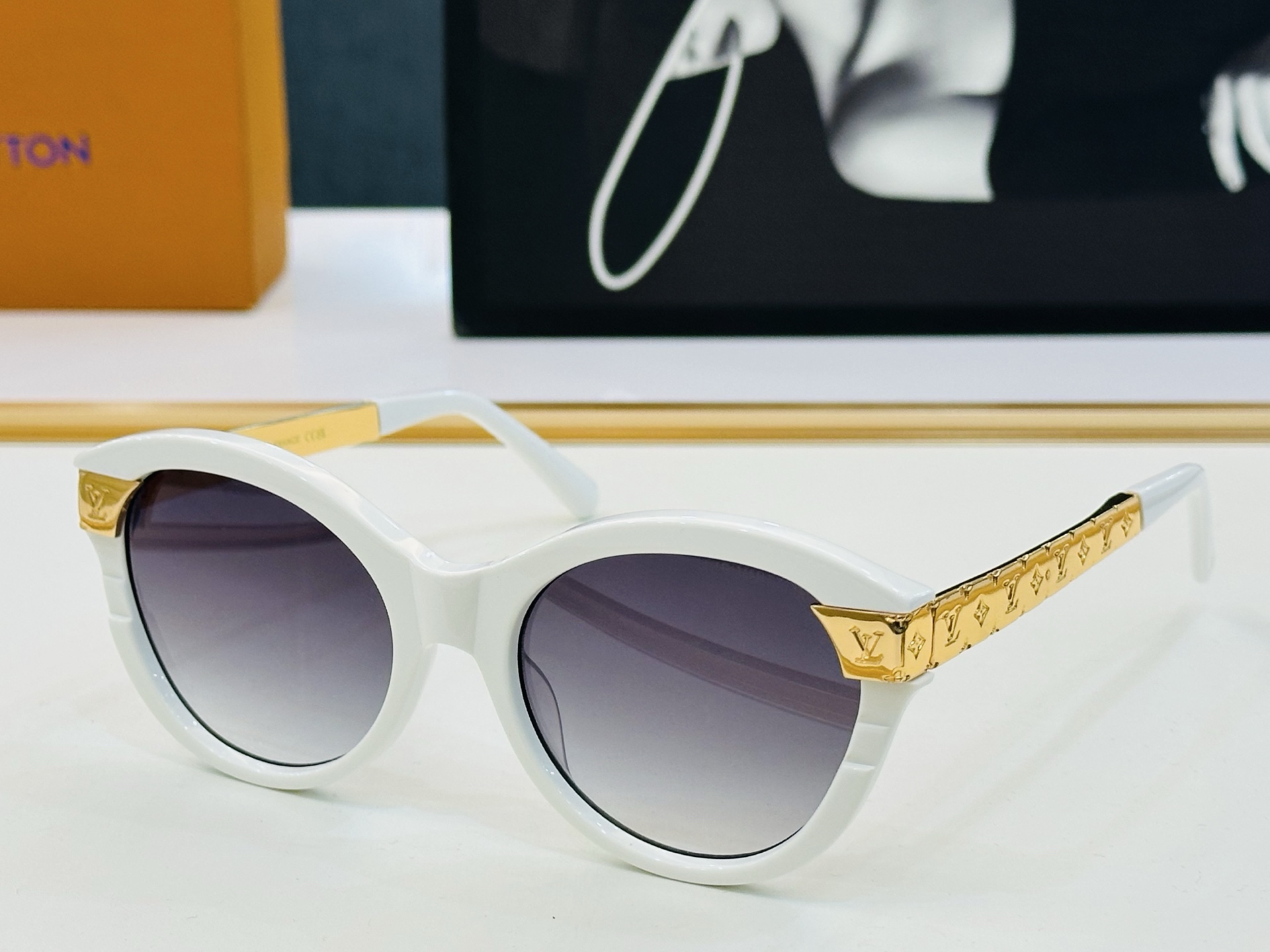 路易家 🎩Z1857E Size：55口19-145    充满活力的 展现独特个性🌟展现大气的你 J高