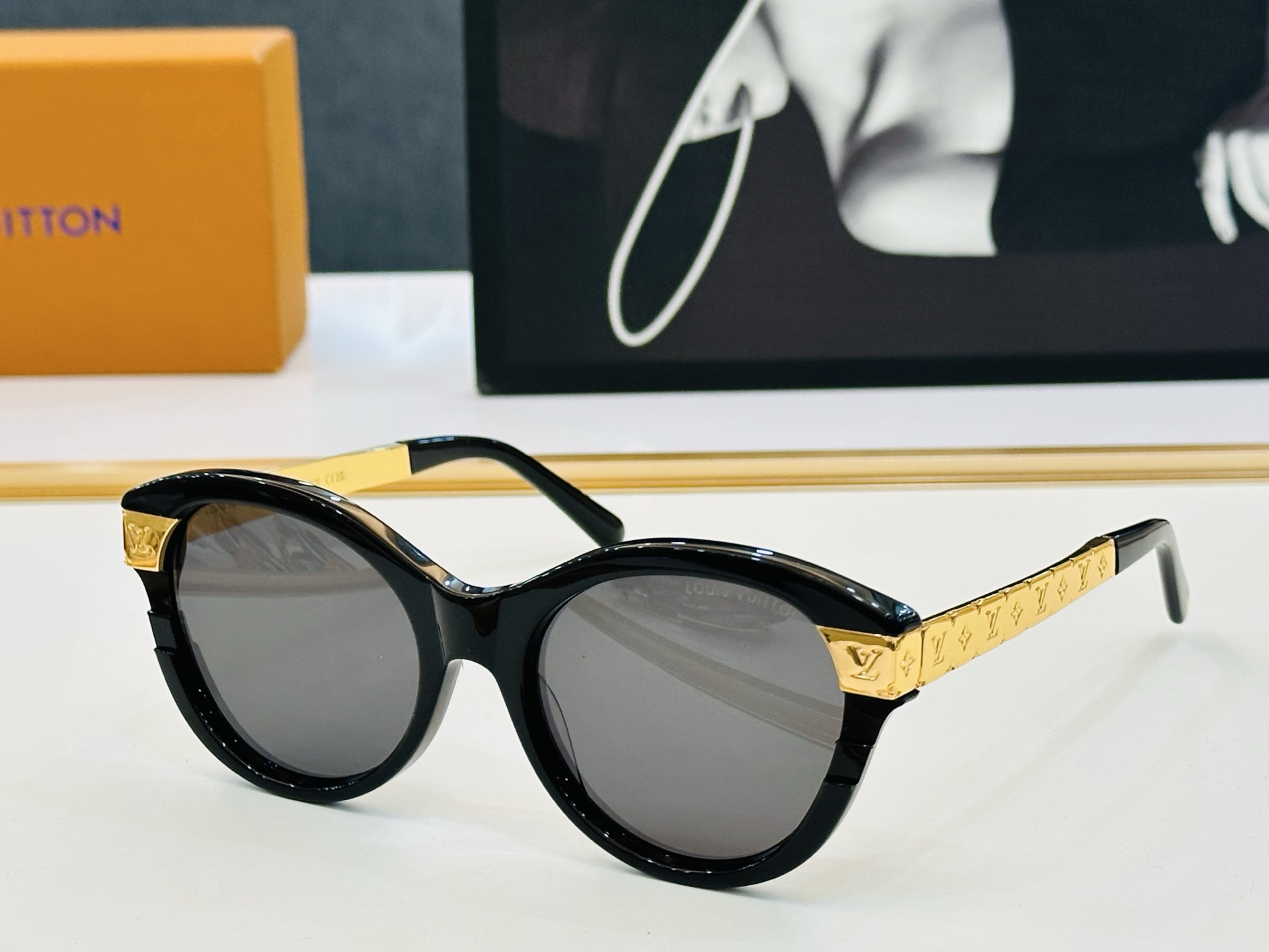 NO:367530,Louis Z1857E Size55 19- Vibrant Shows unique personality Shows you atmospheric J High quality Glasses Sunglasses Sunglasses, Glasses, louis vuitton19860909路易家 Z1857E Size55口19- 充满活力的 展现独特个性展现大气的你 J高品质 眼镜墨镜太阳镜,眼镜,louis vuitton,glasses