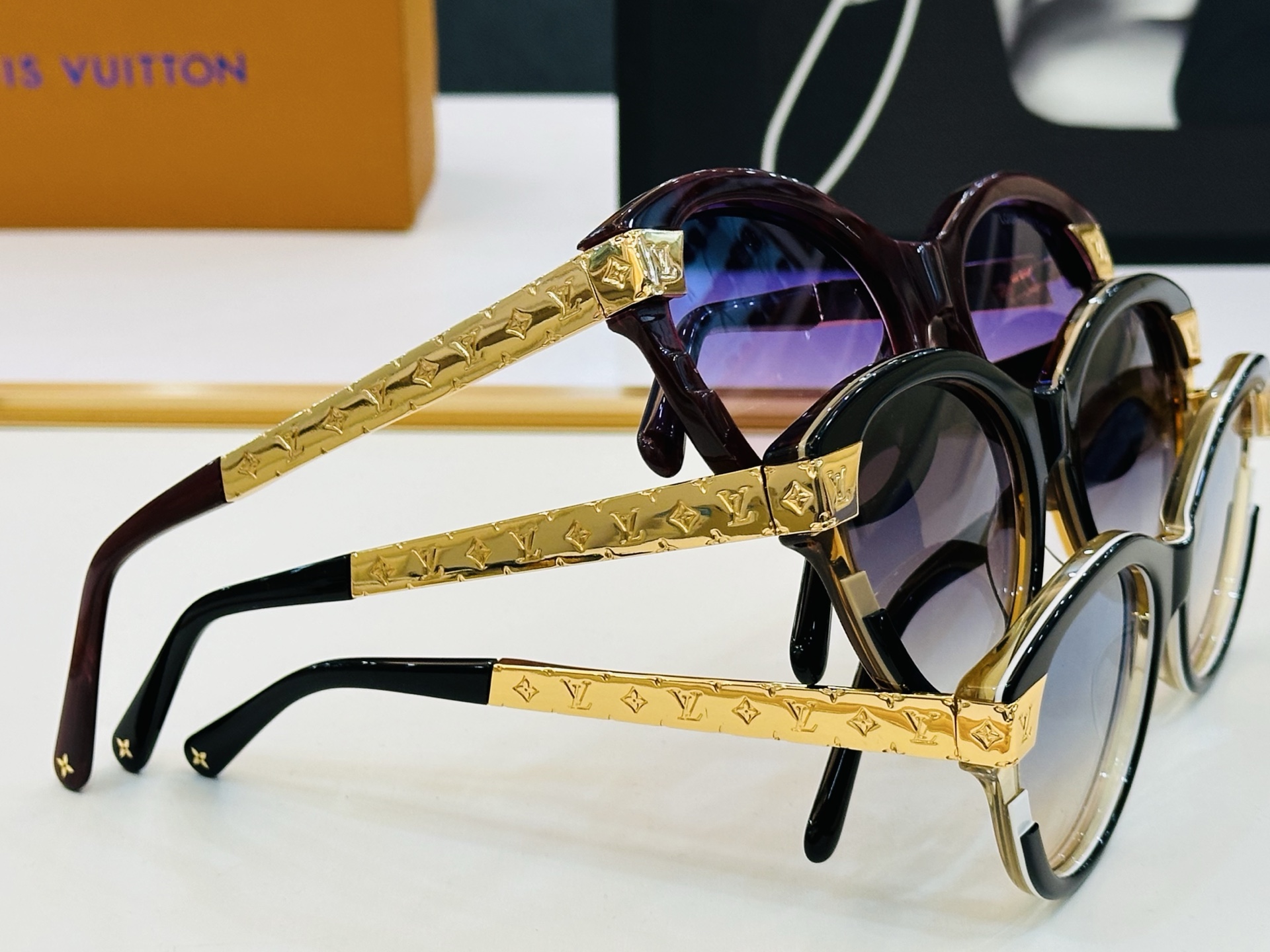 路易家 🎩Z1857E Size：55口19-145    充满活力的 展现独特个性🌟展现大气的你 J高