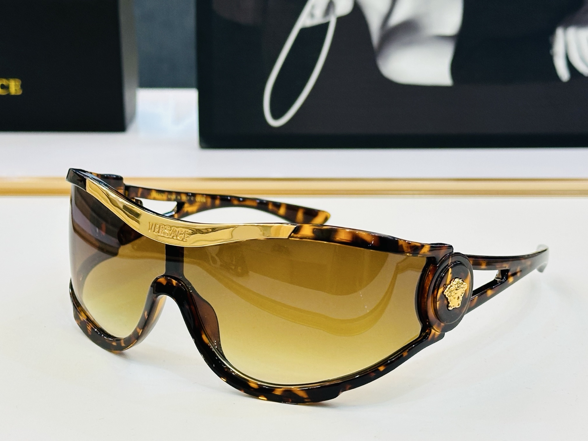 范思家 VE4475 👍 Size ：142口0-105    😎真心美的让人非常非常心动  b上脸效果