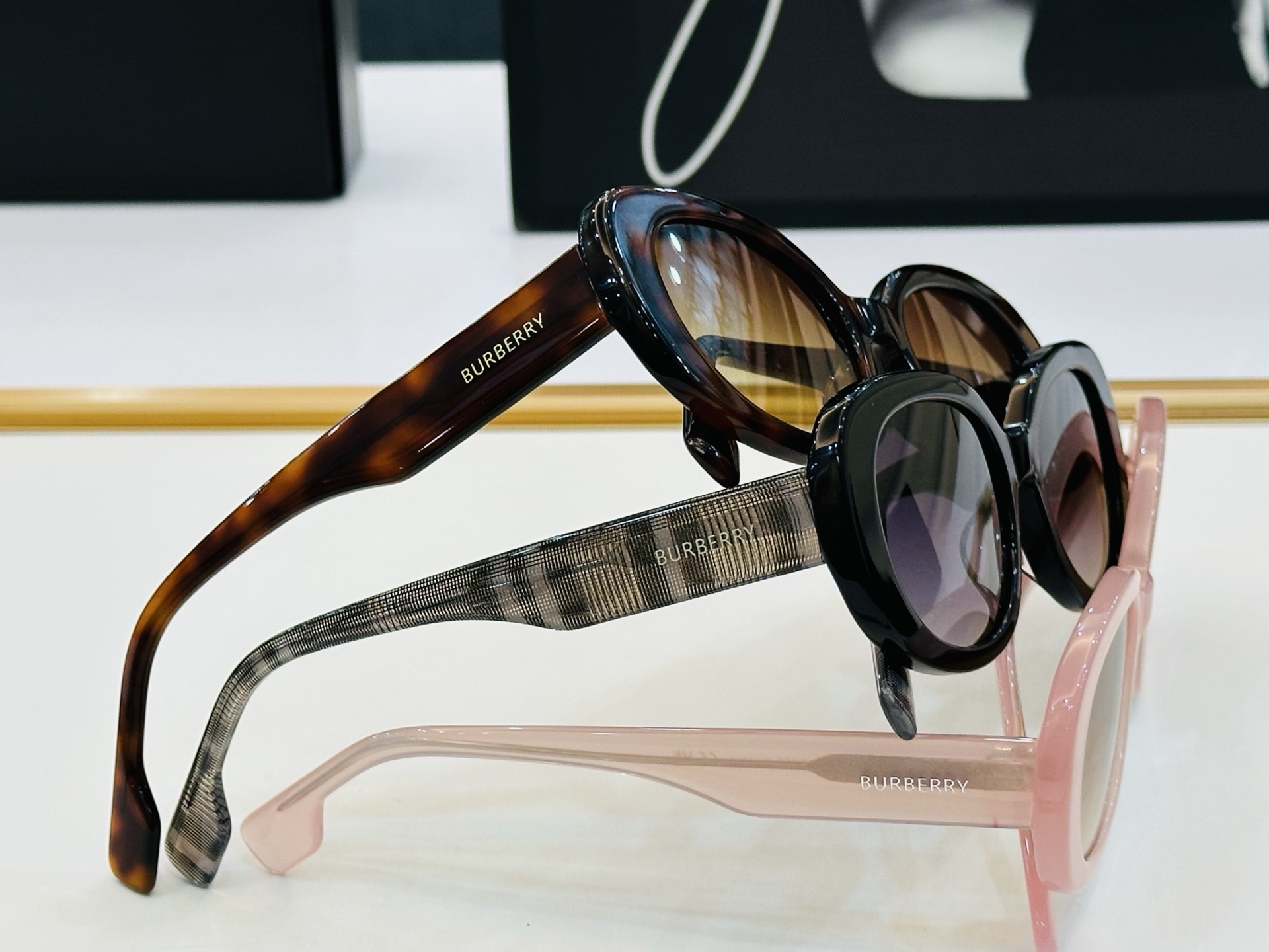 高品质✨BURBERR*✨ 巴家 BE4339    Size：54口19-145 女款太阳眼镜得意 愉