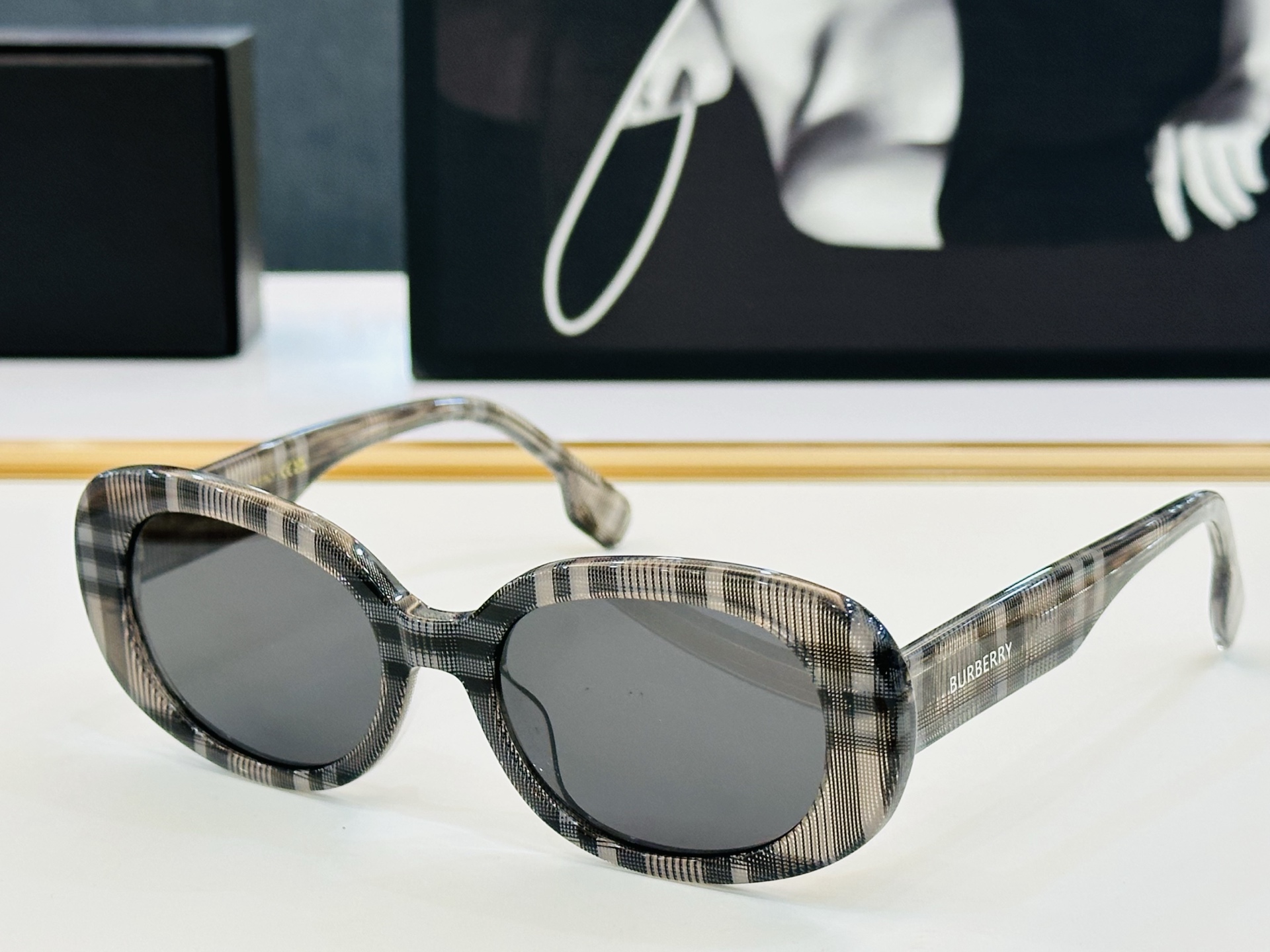 高品质✨BURBERR*✨ 巴家 BE4339    Size：54口19-145 女款太阳眼镜得意 愉