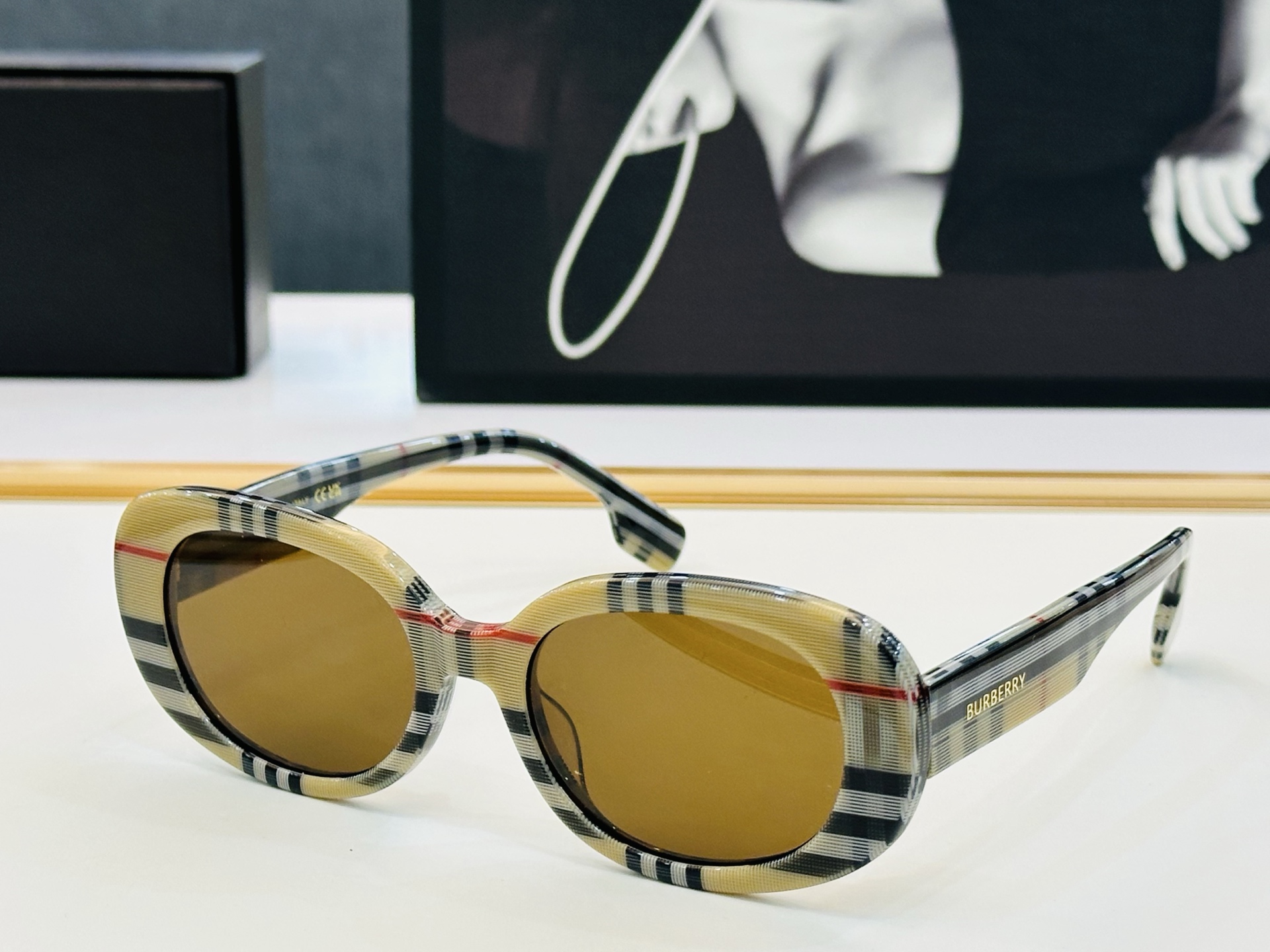 高品质✨BURBERR*✨ 巴家 BE4339    Size：54口19-145 女款太阳眼镜得意 愉