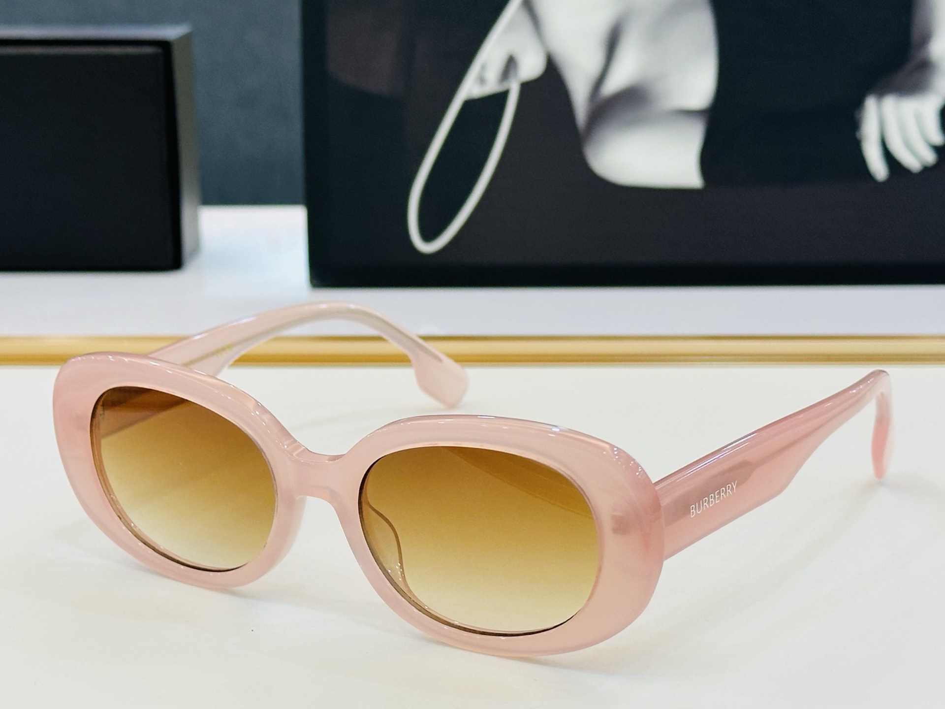 高品质✨BURBERR*✨ 巴家 BE4339    Size：54口19-145 女款太阳眼镜得意 愉