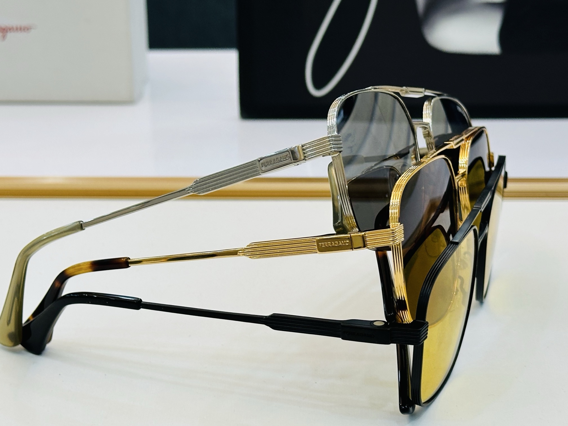 菲拉家 全新设计 SF581LS  Size：57口15-142  悠闲  每付都精心制作 D👍👍 非常