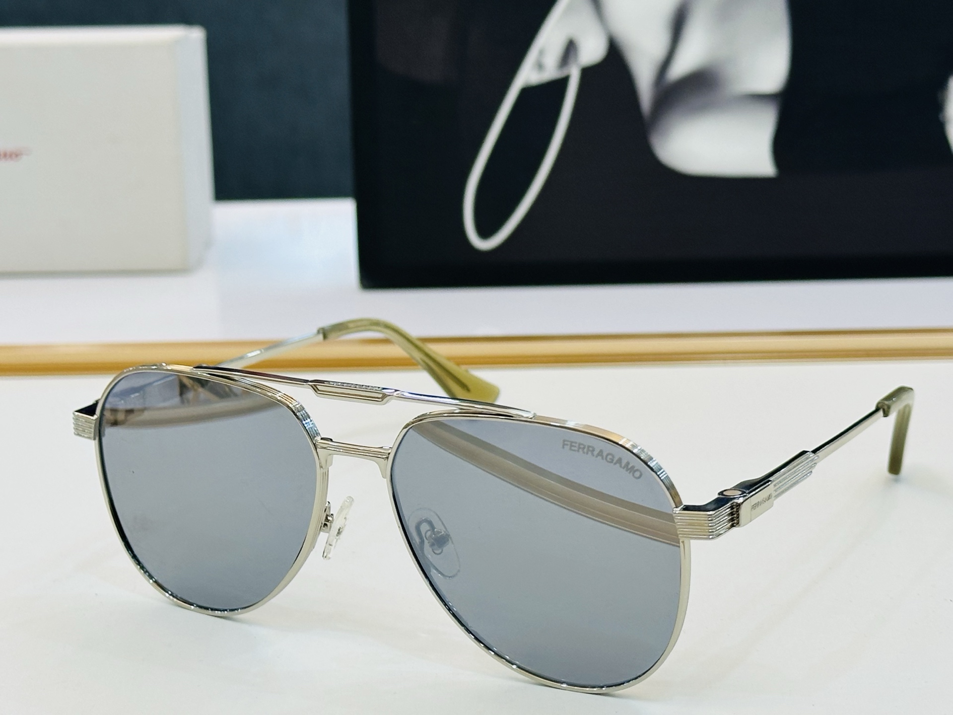 菲拉家 全新设计 SF582LS  Size：57口15-142  悠闲  每付都精心制作 D👍👍 非常