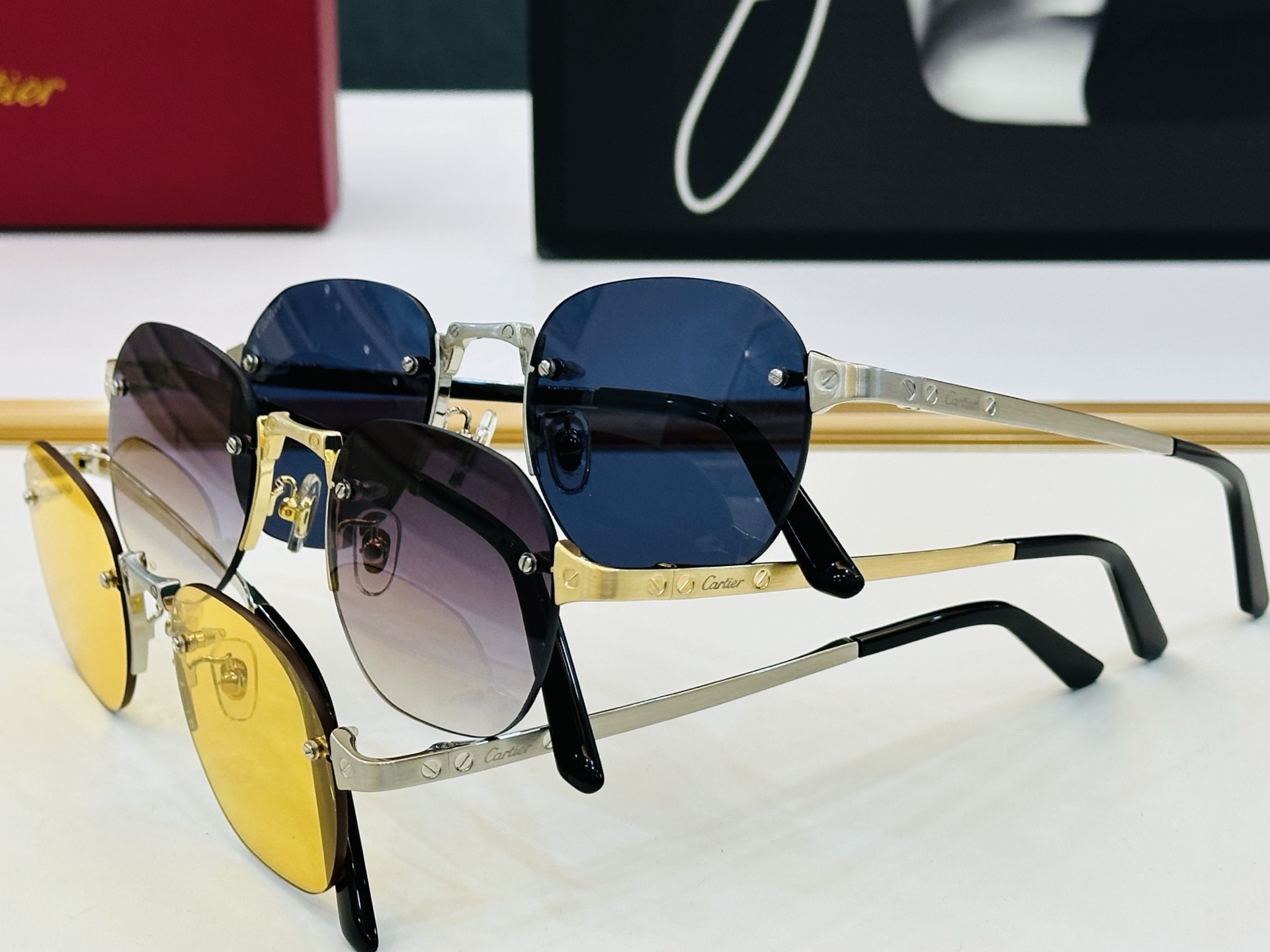 Cartie* 卡家 太阳镜 CT0564O Size：55口18-145 电镀工艺精湛气质十足！Z男女