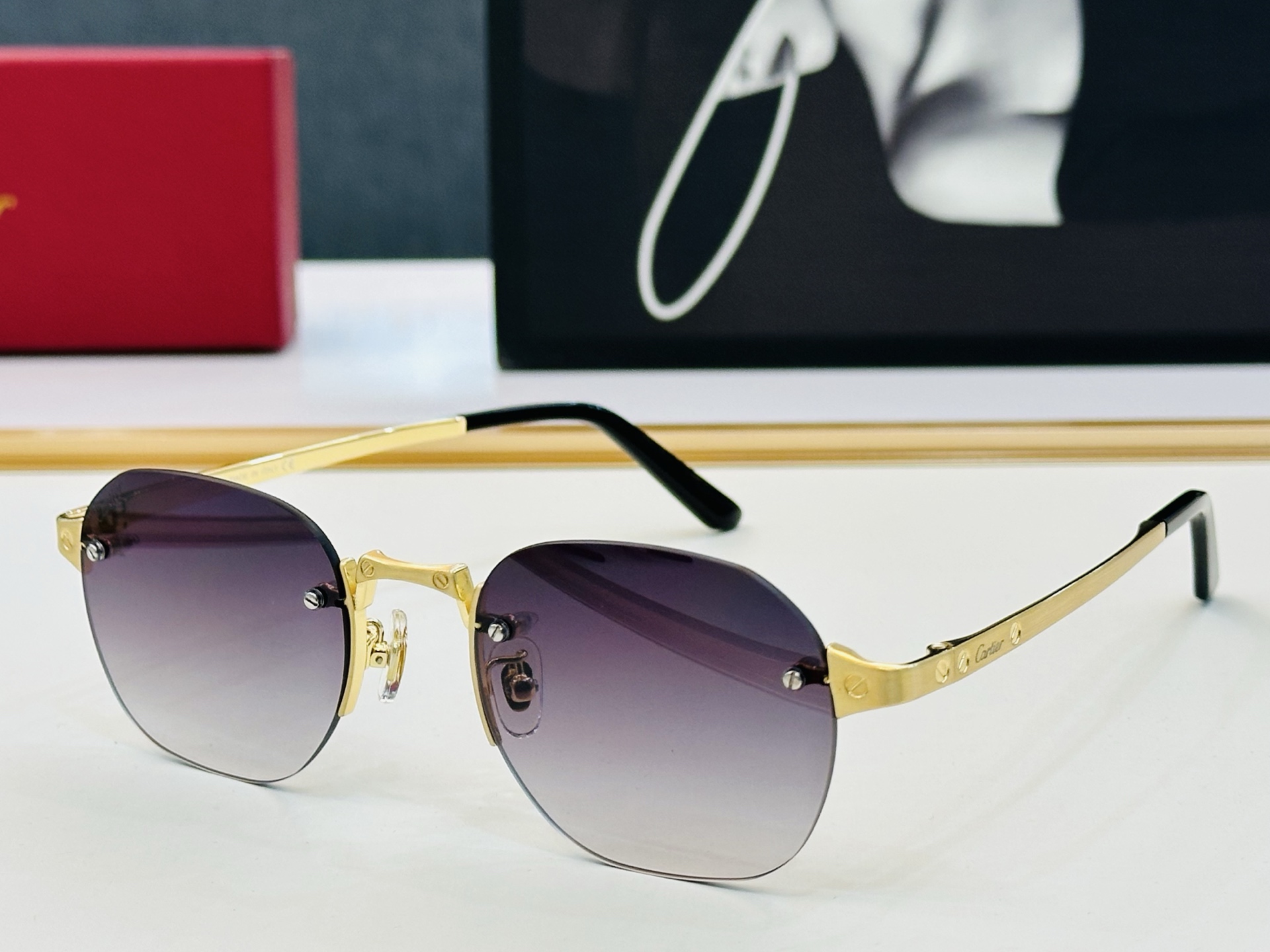 Cartie* 卡家 太阳镜 CT0564O Size：55口18-145 电镀工艺精湛气质十足！Z男女