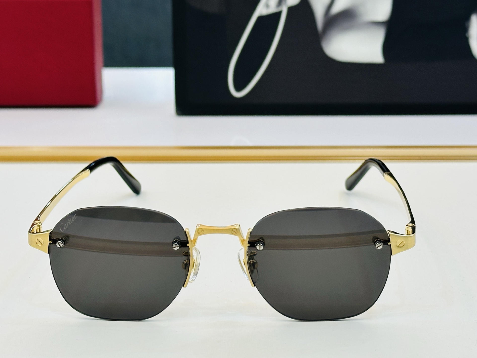 Cartie* 卡家 太阳镜 CT0564O Size：55口18-145 电镀工艺精湛气质十足！Z男女