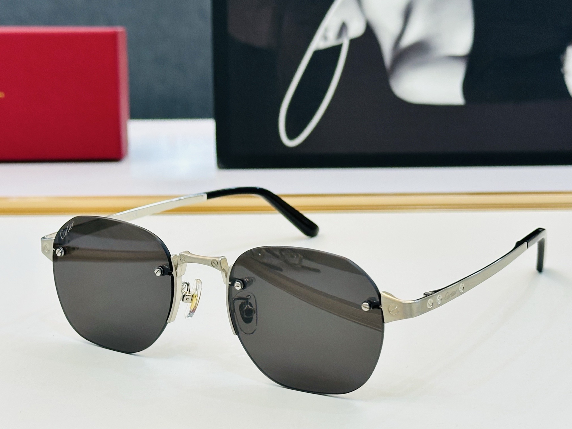 Cartie* 卡家 太阳镜 CT0564O Size：55口18-145 电镀工艺精湛气质十足！Z男女