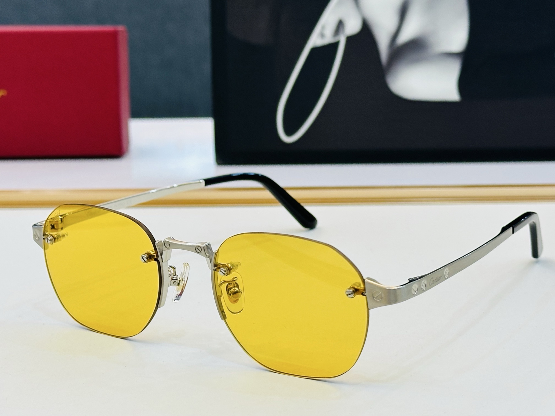 Cartie* 卡家 太阳镜 CT0564O Size：55口18-145 电镀工艺精湛气质十足！Z男女