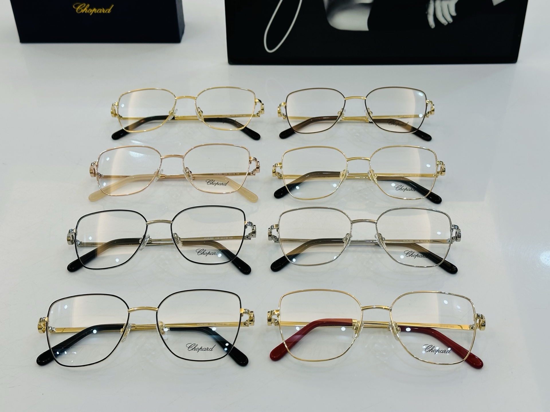 原版 ChoPard肖邦 MODEL VCHL59S Size：54口18-145  以现代时尚的设计风