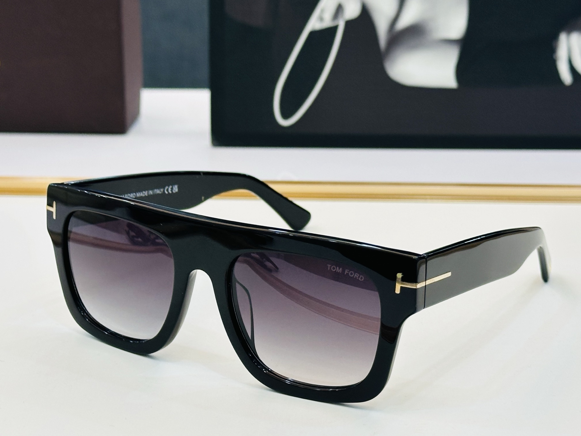 🎉TOM FOR*🎉汤姆家  Model FT0711 Size：53口20-145 时尚框 👓 L时尚