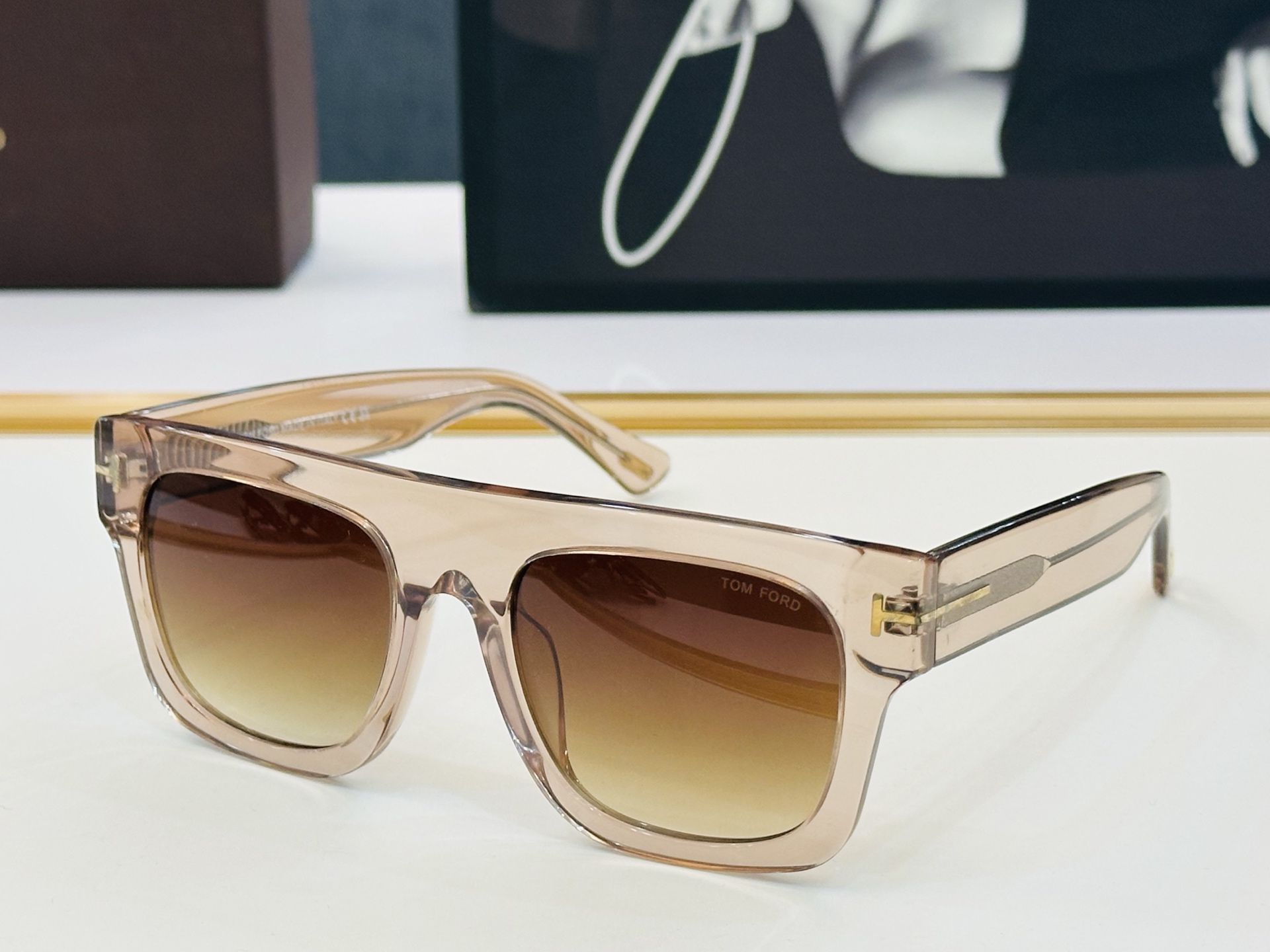 🎉TOM FOR*🎉汤姆家  Model FT0711 Size：53口20-145 时尚框 👓 L时尚