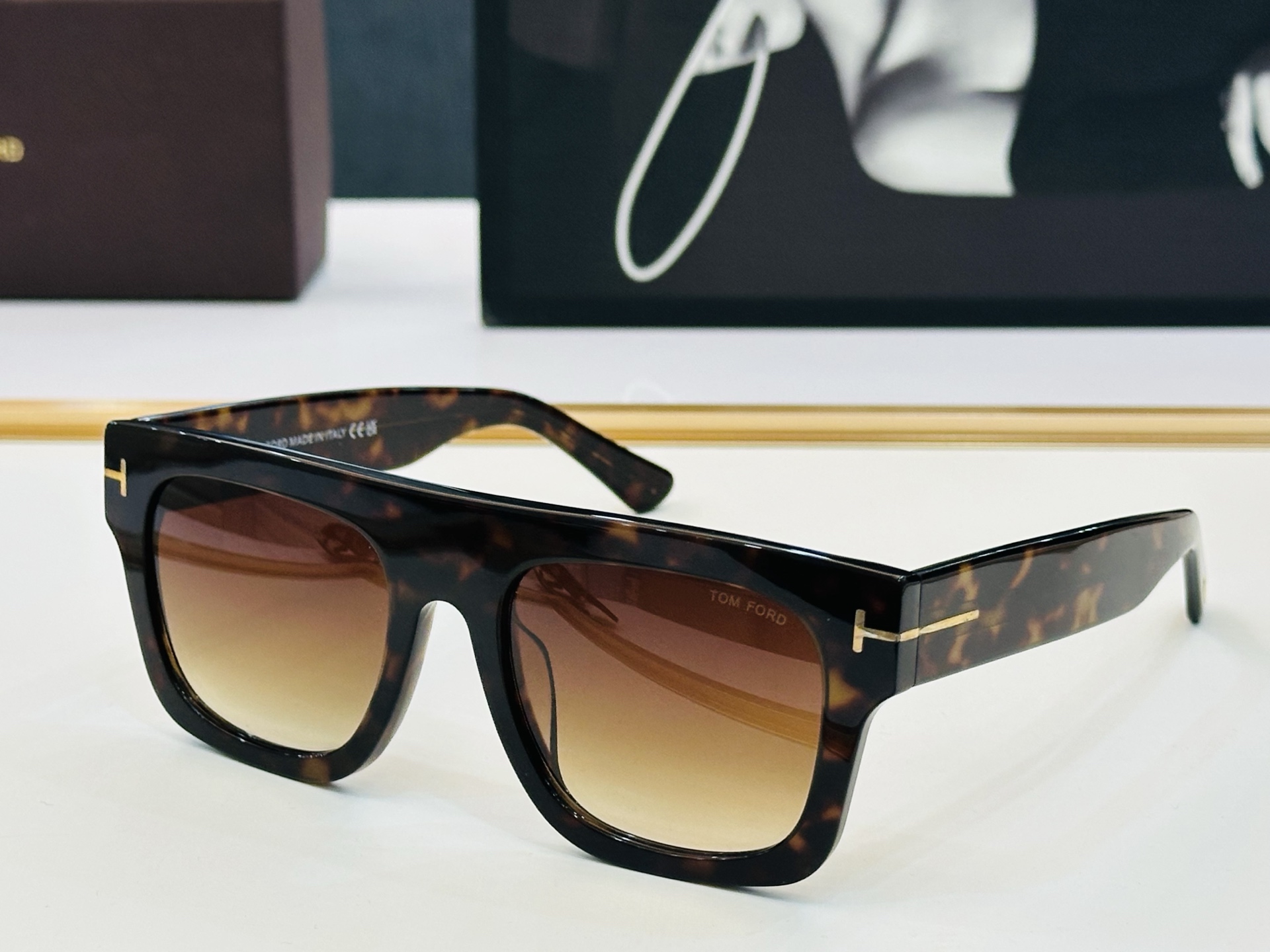 🎉TOM FOR*🎉汤姆家  Model FT0711 Size：53口20-145 时尚框 👓 L时尚