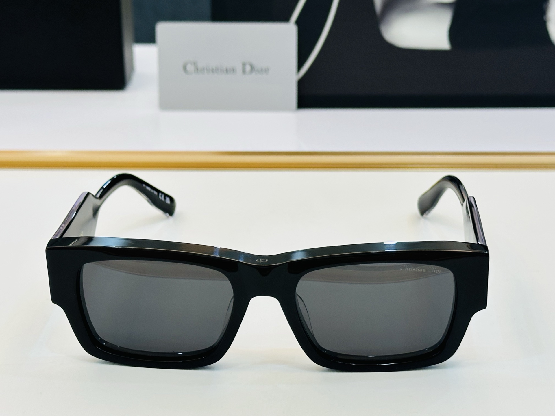 🔻🔻🔻DIO* CDICon S1F 迪家 Size：52口20-145 😎🔆。。搭配镜腿精致配饰 qj