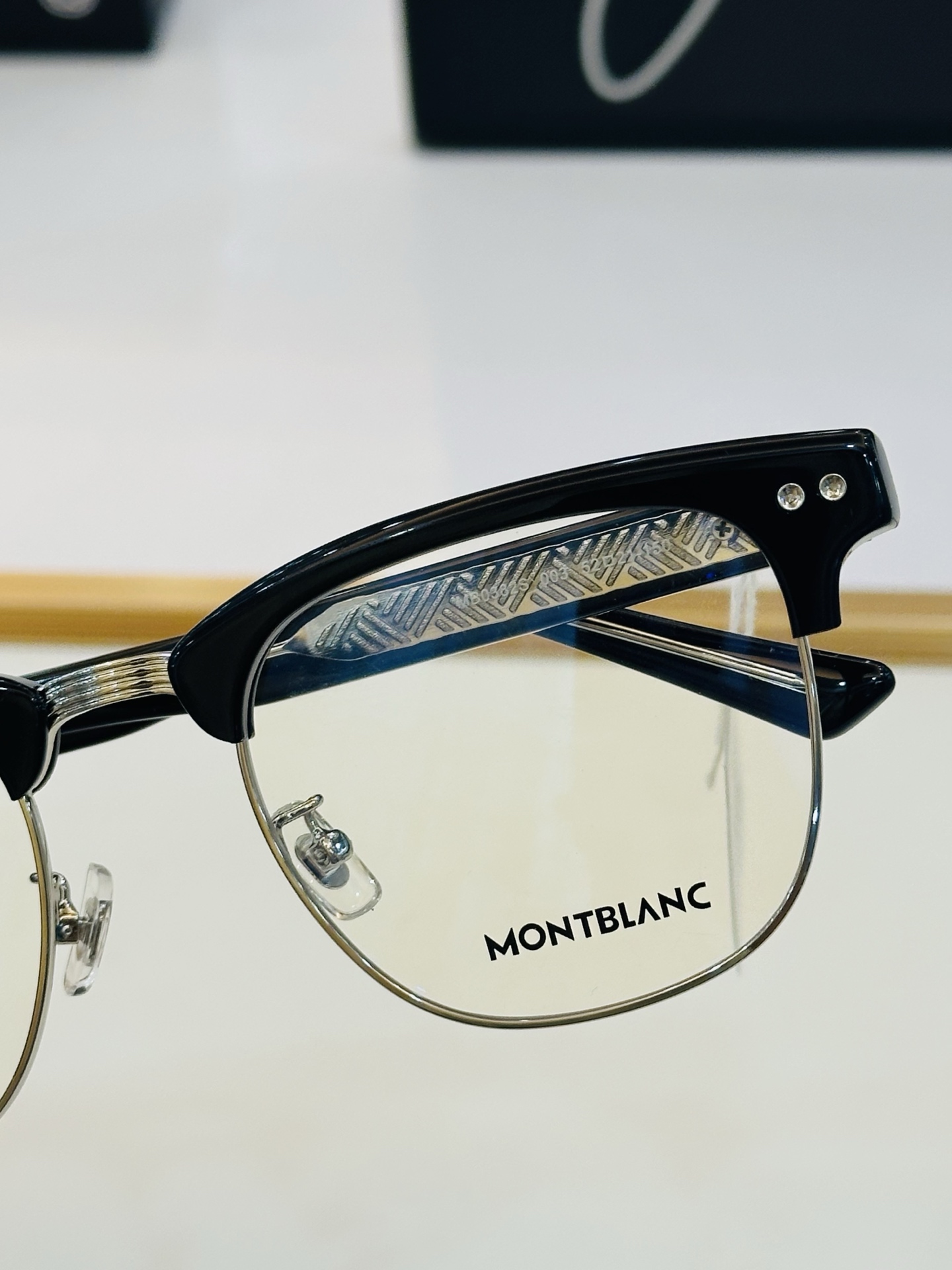 官网新品 MONTBLANC 万宝龙 MB0382S Size：52口21-150   做工精良 👍👍W