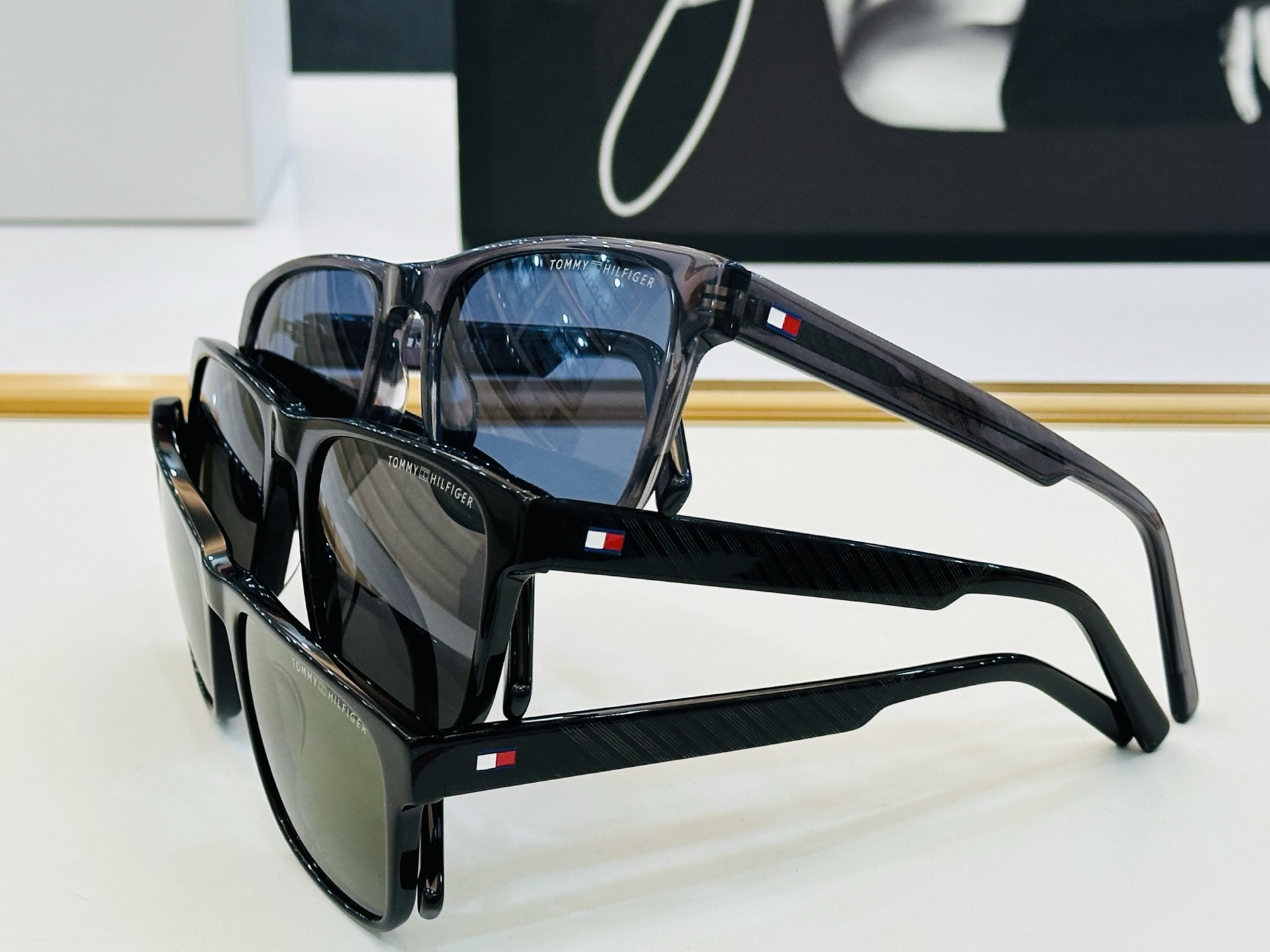 官网同步发售TOMMY HILFIGER 板材框 TH2144/S SIZE：54口19-145 L简单