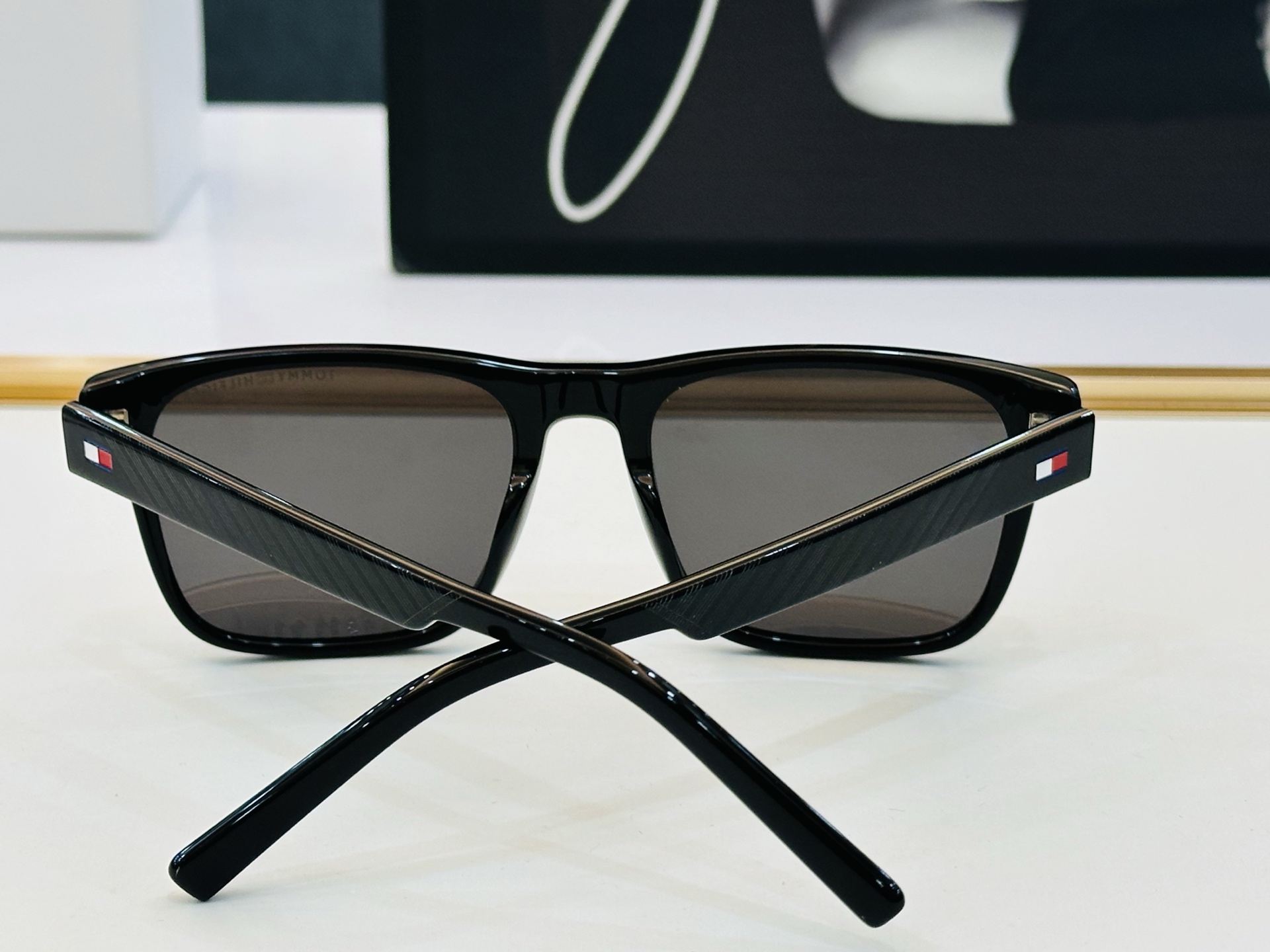 官网同步发售TOMMY HILFIGER 板材框 TH2144/S SIZE：54口19-145 L简单