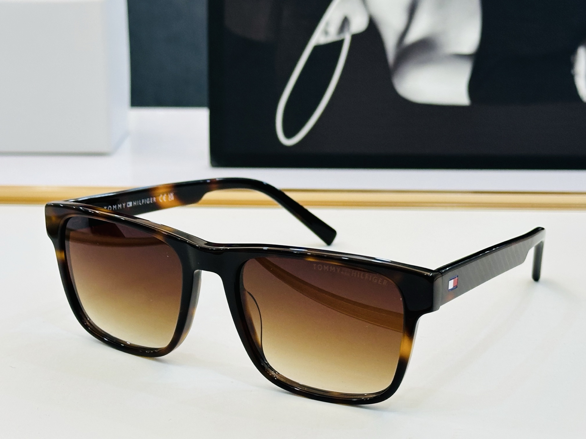 官网同步发售TOMMY HILFIGER 板材框 TH2144/S SIZE：54口19-145 L简单