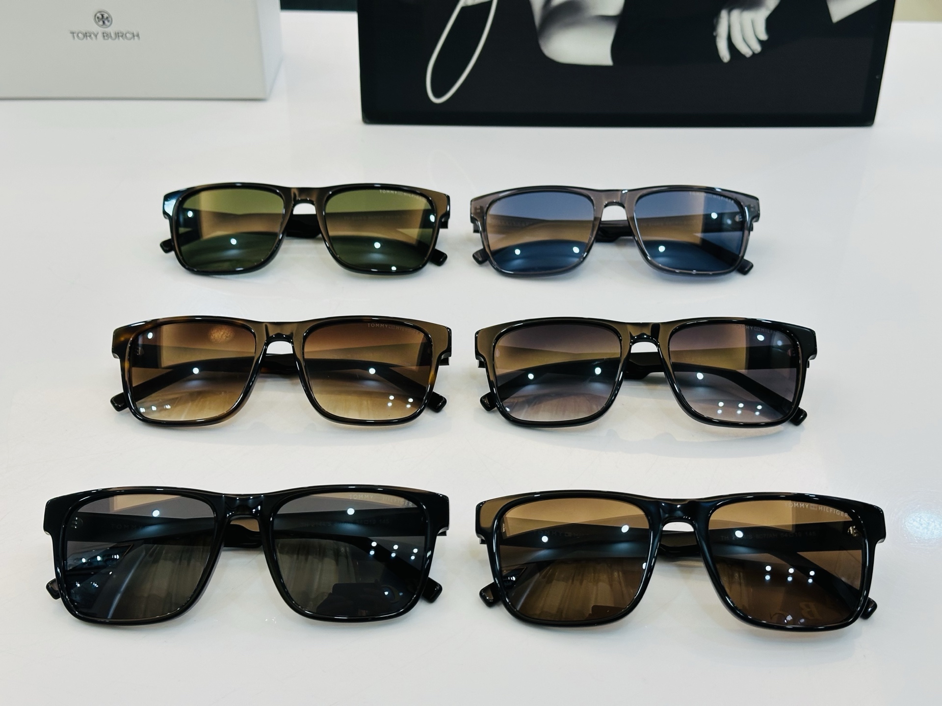 官网同步发售TOMMY HILFIGER 板材框 TH2144/S SIZE：54口19-145 L简单