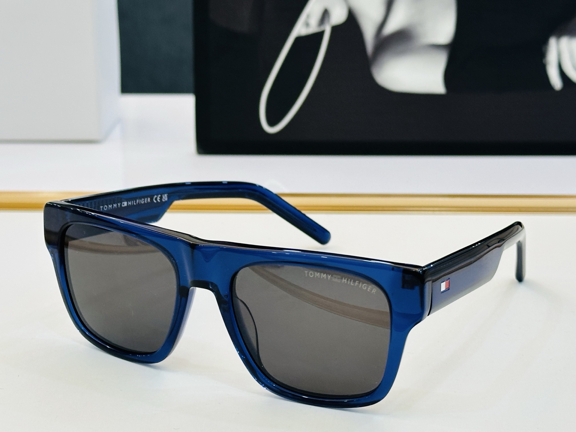 官网同步发售TOMMY HILFIGER 板材框 TH1976/S SIZE：52口19-145 L简单