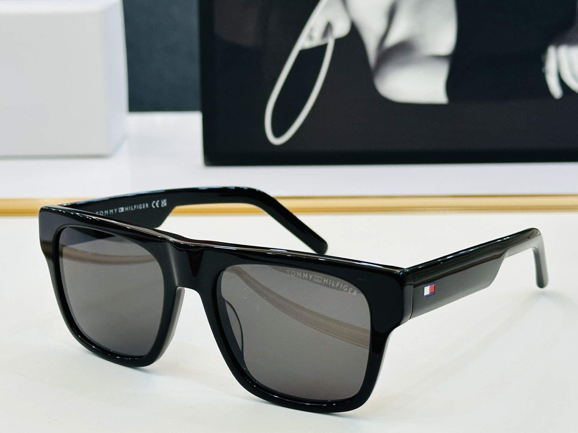 NO:368879,TOMMY HILFIGER board frame TH1976/S SIZE52 port 19-145 L simple and atmospheric glasses sunglasses, glasses, tom ford19860909官网同步发售TOMMY HILFIGER 板材框 TH1976/S SIZE52口19-145 L简单大气 眼镜墨镜太阳镜,眼镜,tom ford,glasses