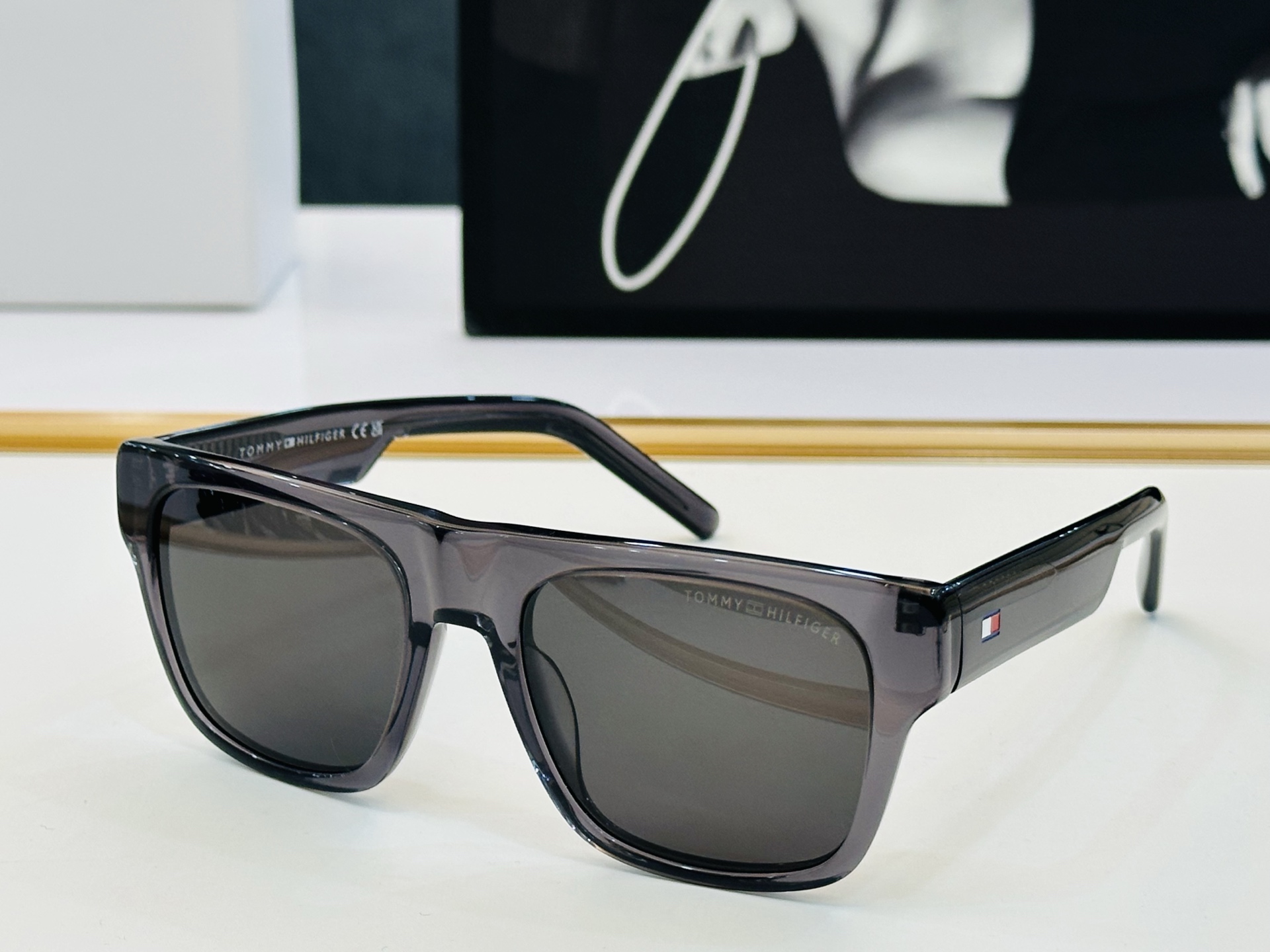 官网同步发售TOMMY HILFIGER 板材框 TH1976/S SIZE：52口19-145 L简单