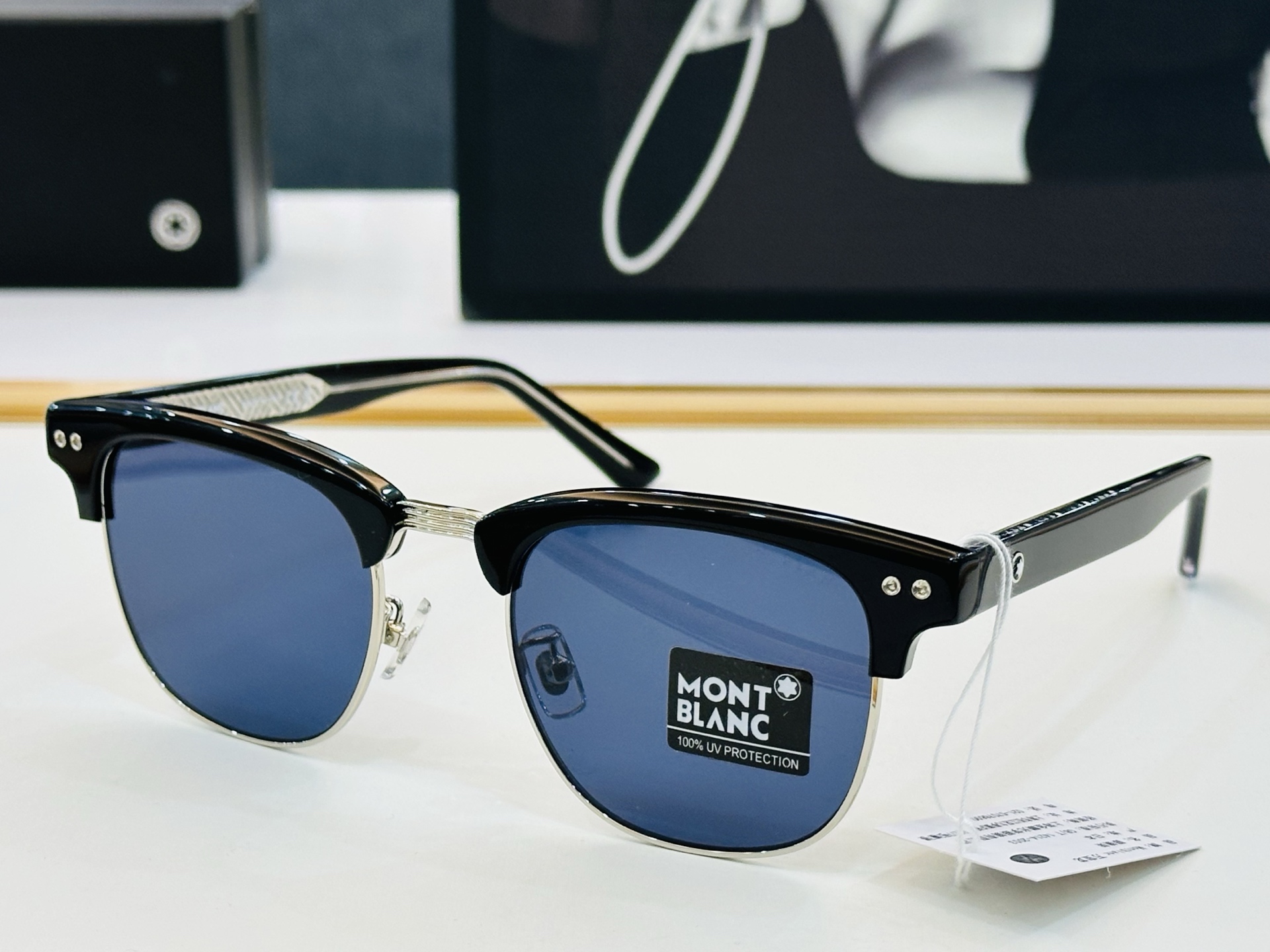 官网新品 MONTBLANC 万宝龙 MB0382S Size：52口21-150   做工精良 👍👍W