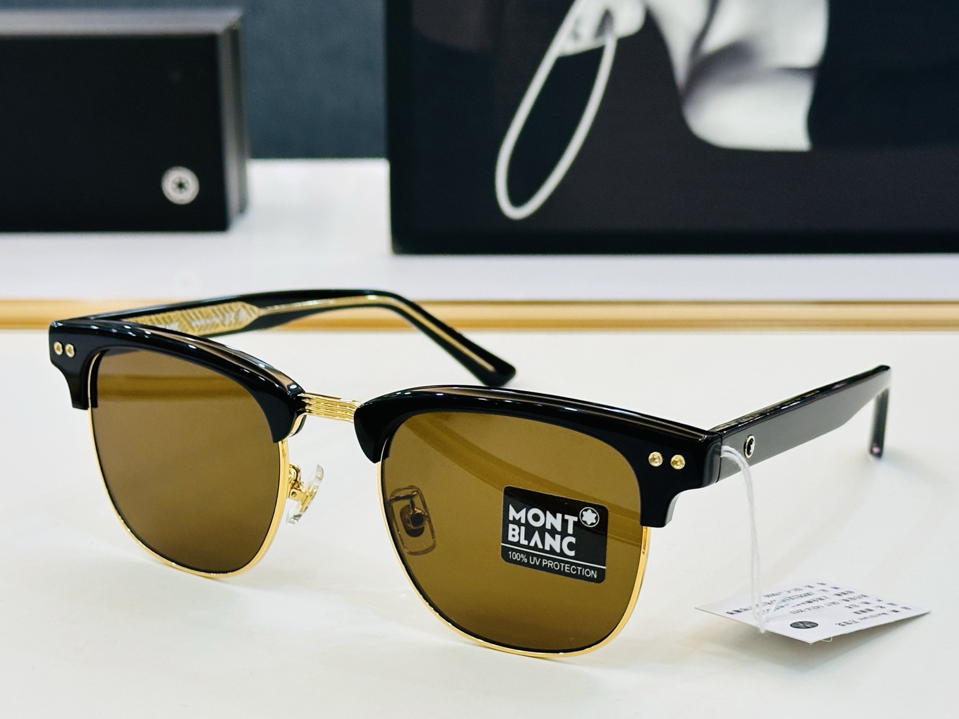 官网新品 MONTBLANC 万宝龙 MB0382S Size：52口21-150   做工精良 👍👍W