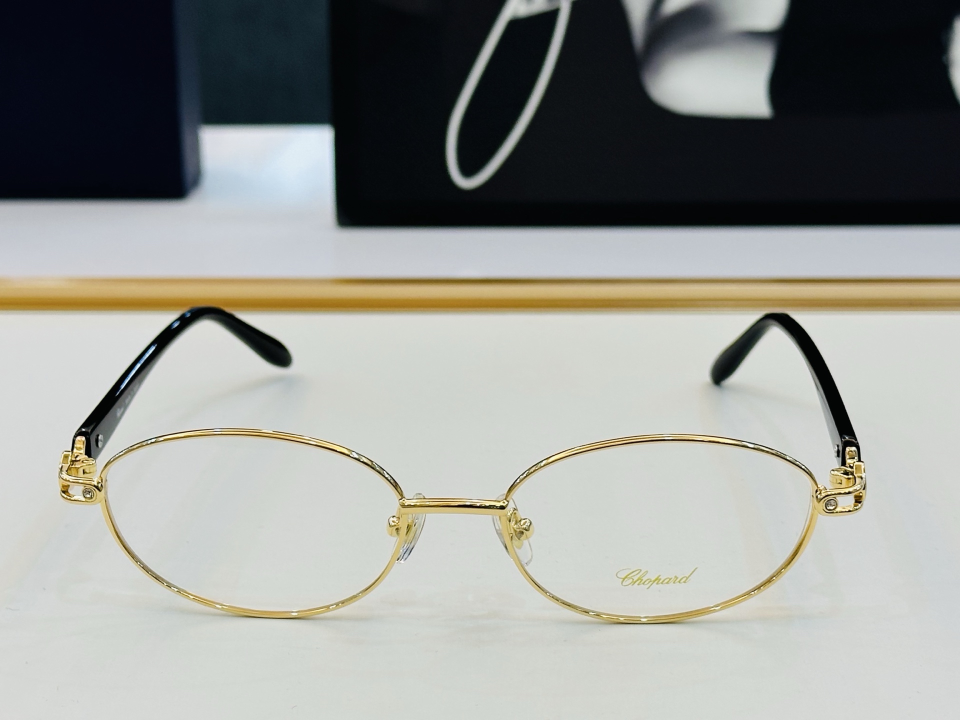 原版 ChoPard肖邦 MODEL VCHL37J Size：53口17-145  以现代时尚的设计风