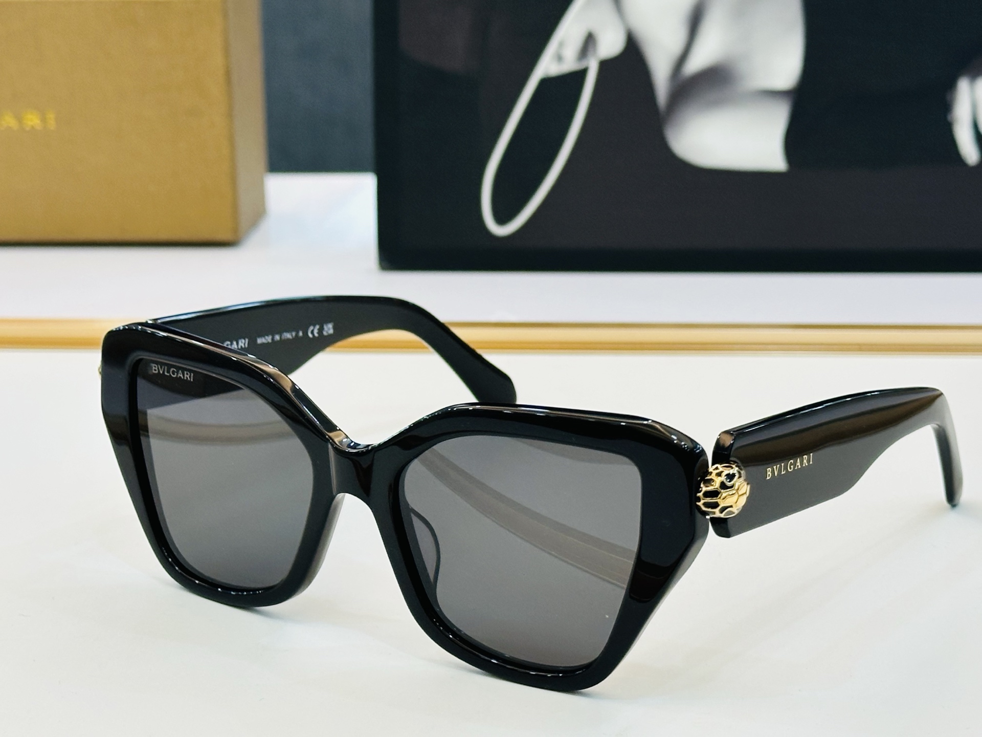 NO:368871,Model sold on the official website BV40033 Size 53 19-140 You must buy the quality of the perfect C must have glasses, sunglasses, sunglasses, glasses, bottega veneta19860909款 官网同售 宝格家 BV40033  Size 53口19-140绝对要买品质非常完美 C出街必备 眼镜墨镜太阳镜,眼镜,bottega veneta,glasses