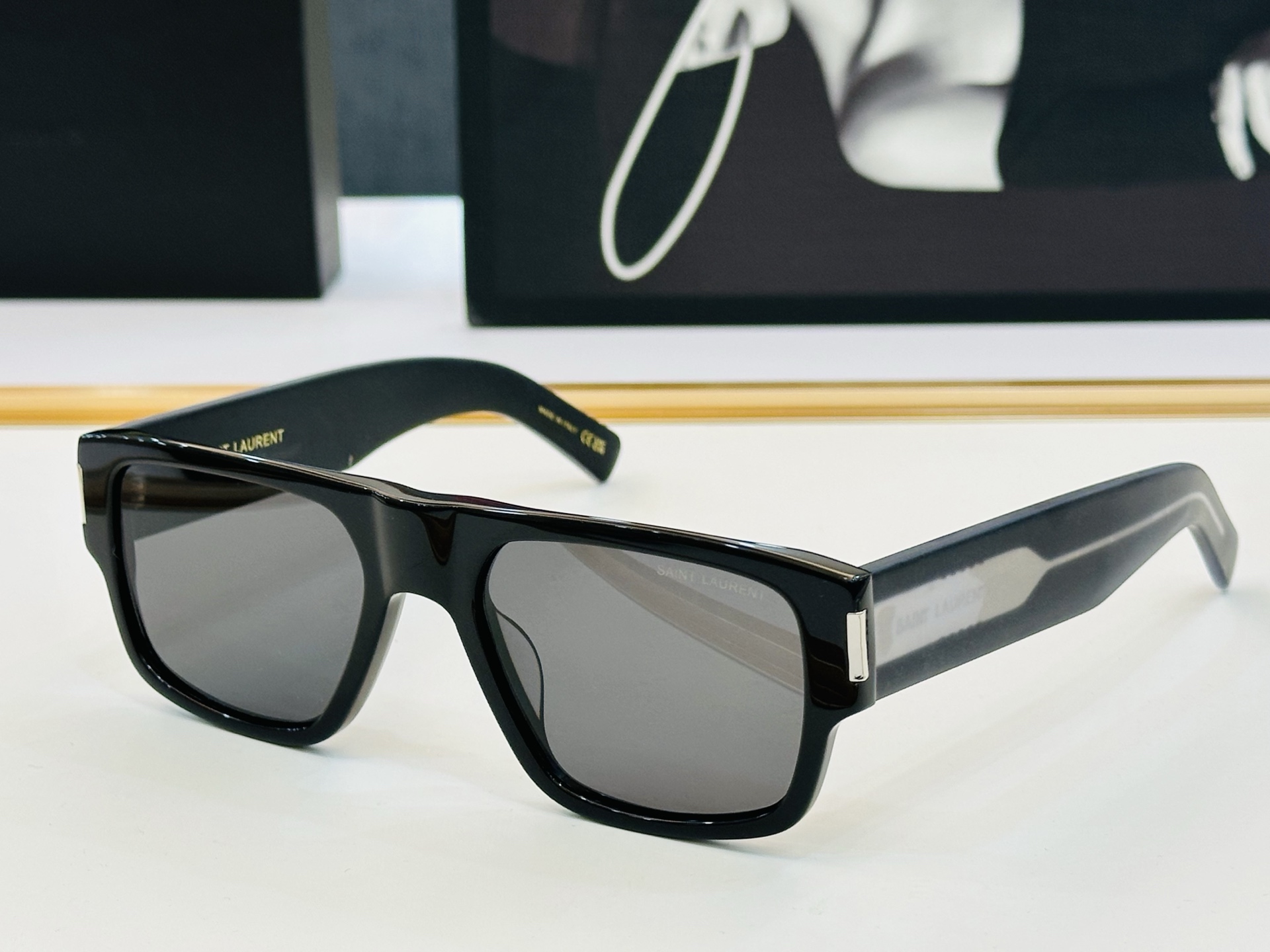 NO:368893,Internet celebrity hit Saint Laurent SL659 Size55 20-145 Metal design BM playful sweet texture Super good glasses sunglasses, glasses, saint laurent19860909网红爆款 圣罗兰SL659 Size55口20-145 金属款设计 bm俏皮甜美质感超好 眼镜墨镜太阳镜,眼镜,saint laurent,glasses