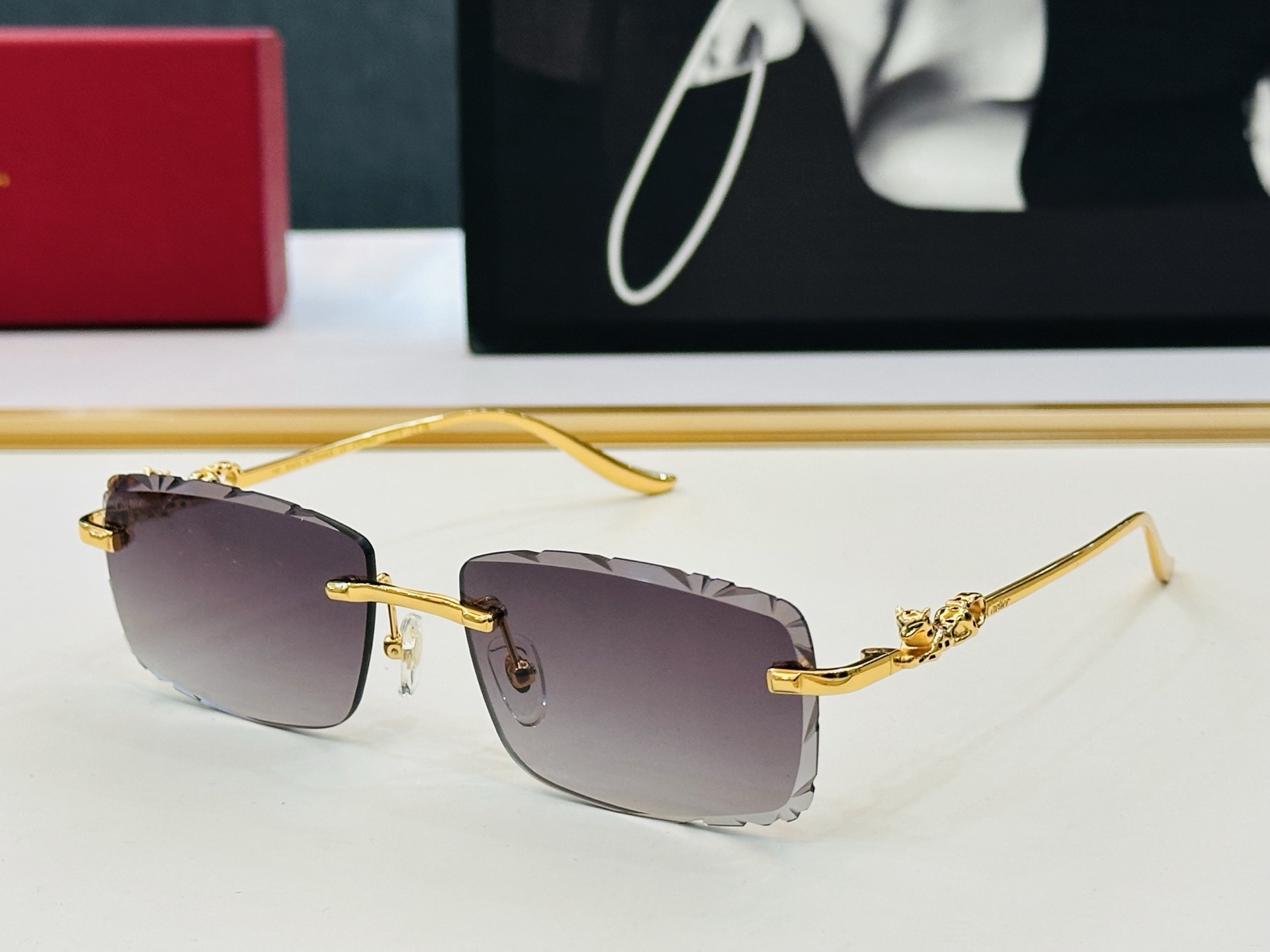 NO:368901,Original Cartie* Kajia Sunglasses CT01592O Size57-8-142 Exquisite electroplating technology K is very elegant when worn Glasses Sunglasses Sunglasses, glasses, cartier19860909原版Cartie* 卡家 太阳镜 CT01592O Size57口8-142 电镀工艺精湛大牌品 K戴起来气质十足 眼镜墨镜太阳镜,眼镜,cartier,glasses