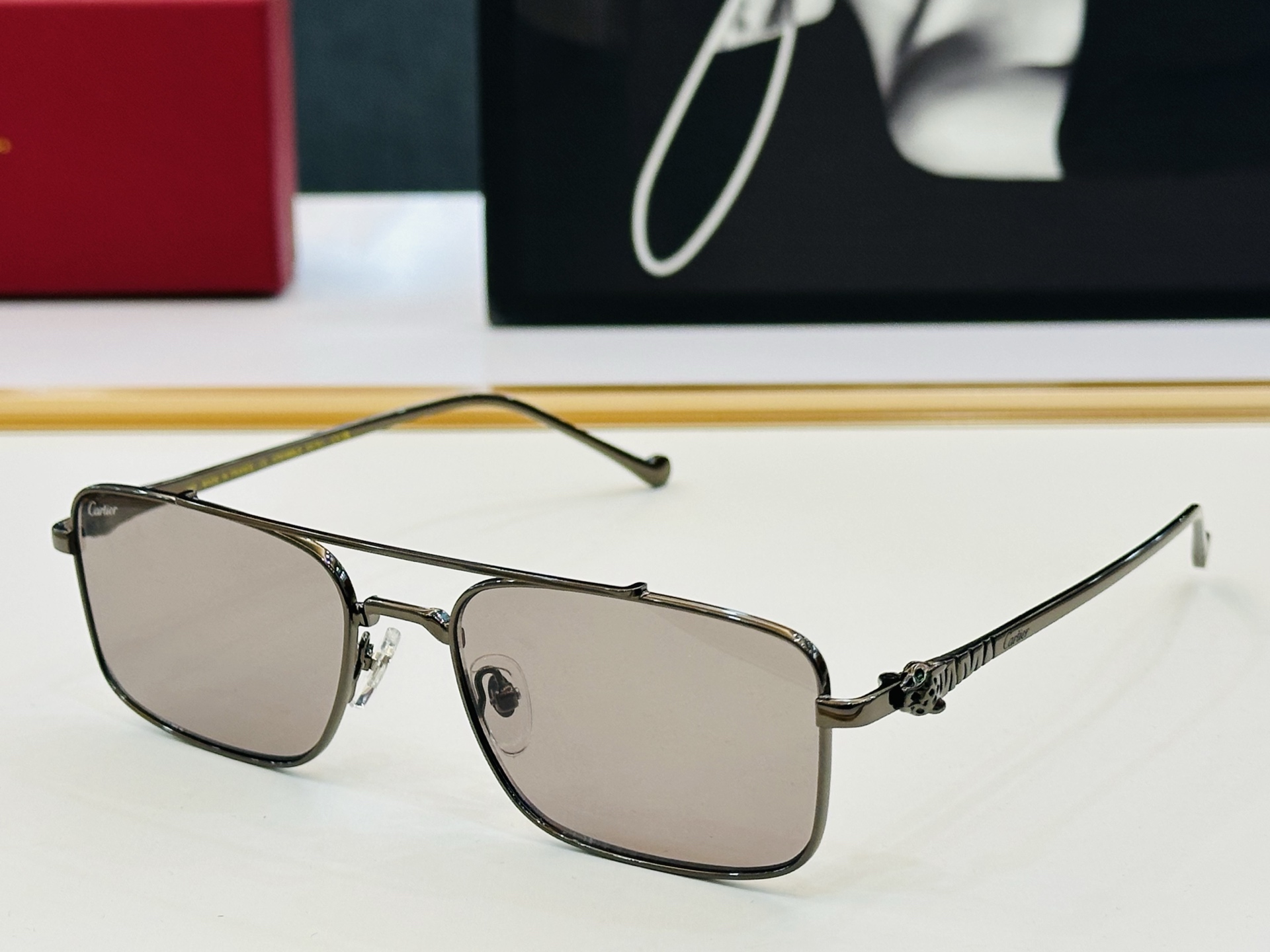 NO:368905,Original Cartie* Kajia Sunglasses CT01593LO Size57 9-142 Exquisite electroplating technology K is very elegant when worn Glasses Sunglasses Sunglasses, glasses, cartier19860909原版Cartie* 卡家 太阳镜 CT01593LO Size57口9-142 电镀工艺精湛大牌品 K戴起来气质十足 眼镜墨镜太阳镜,眼镜,cartier,glasses