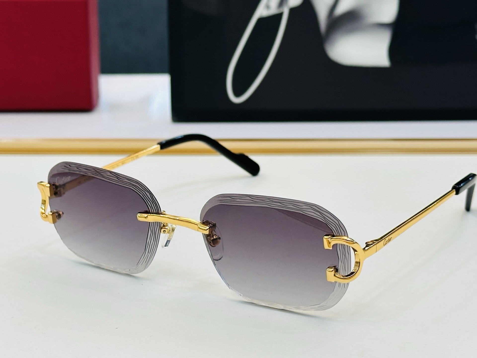 NO:368909,Original Cartie* Kajia Sunglasses CT06116J Size57-17-140 Exquisite electroplating technology X is very elegant when worn Glasses Sunglasses Sunglasses, glasses, cartier19860909原版Cartie* 卡家 太阳镜 CT06116J Size57口17-140 电镀工艺精湛大牌品 X戴起来气质十足 眼镜墨镜太阳镜,眼镜,cartier,glasses