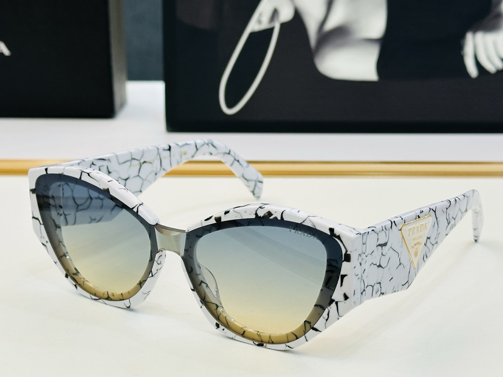 🔺PRAD*🔻普家 PR208VS Size：54口20-148    眼镜系列堪称精湛制作 彰显独特个