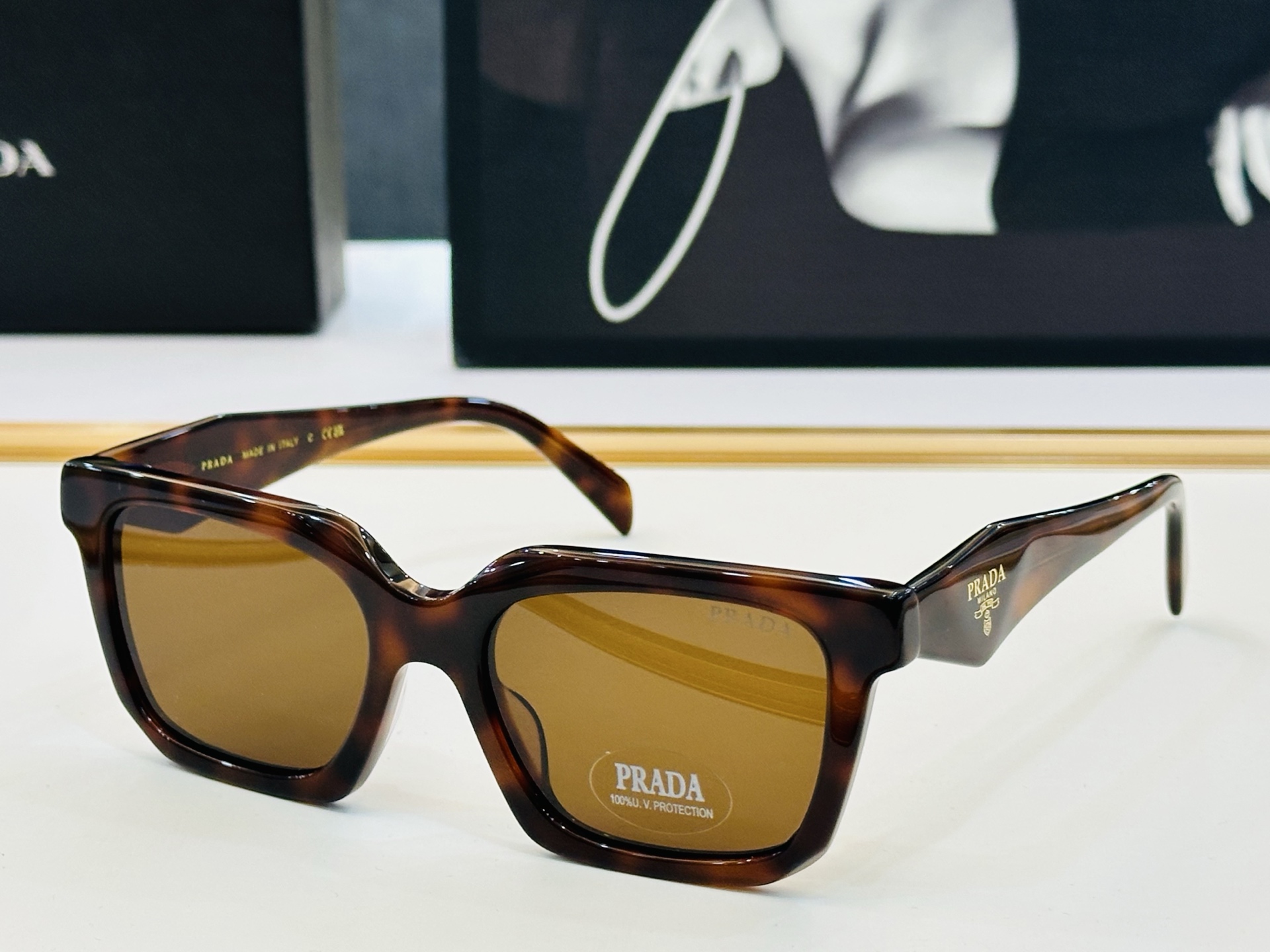 🔺PRAD*🔻普家 PR1754 Size：54口19-145   眼镜系列堪称精湛制作 彰显独特个 b